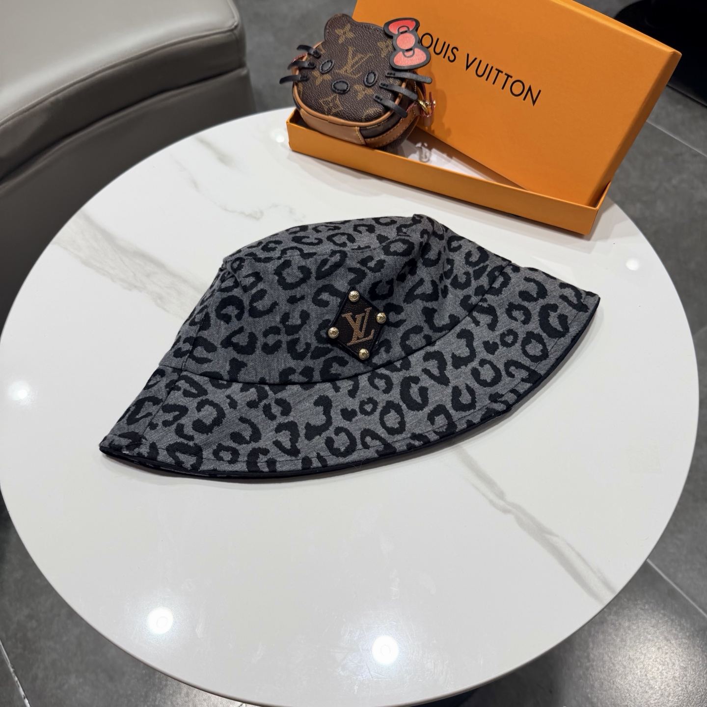 🧢路易威登渔夫帽 LouisVuitton😍新款LV棒球帽，重工打造♥️高端大气，百搭款🤗男女通用！跑量