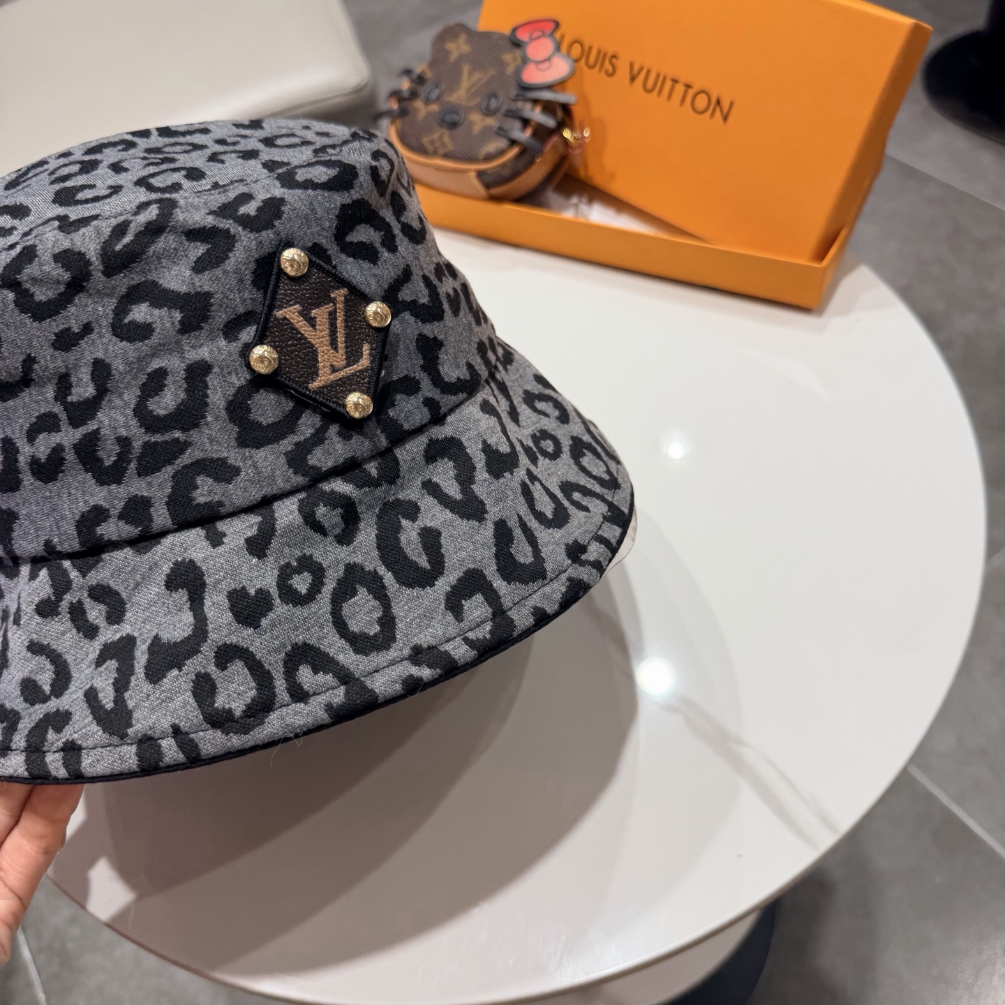 🧢路易威登渔夫帽 LouisVuitton😍新款LV棒球帽，重工打造♥️高端大气，百搭款🤗男女通用！跑量