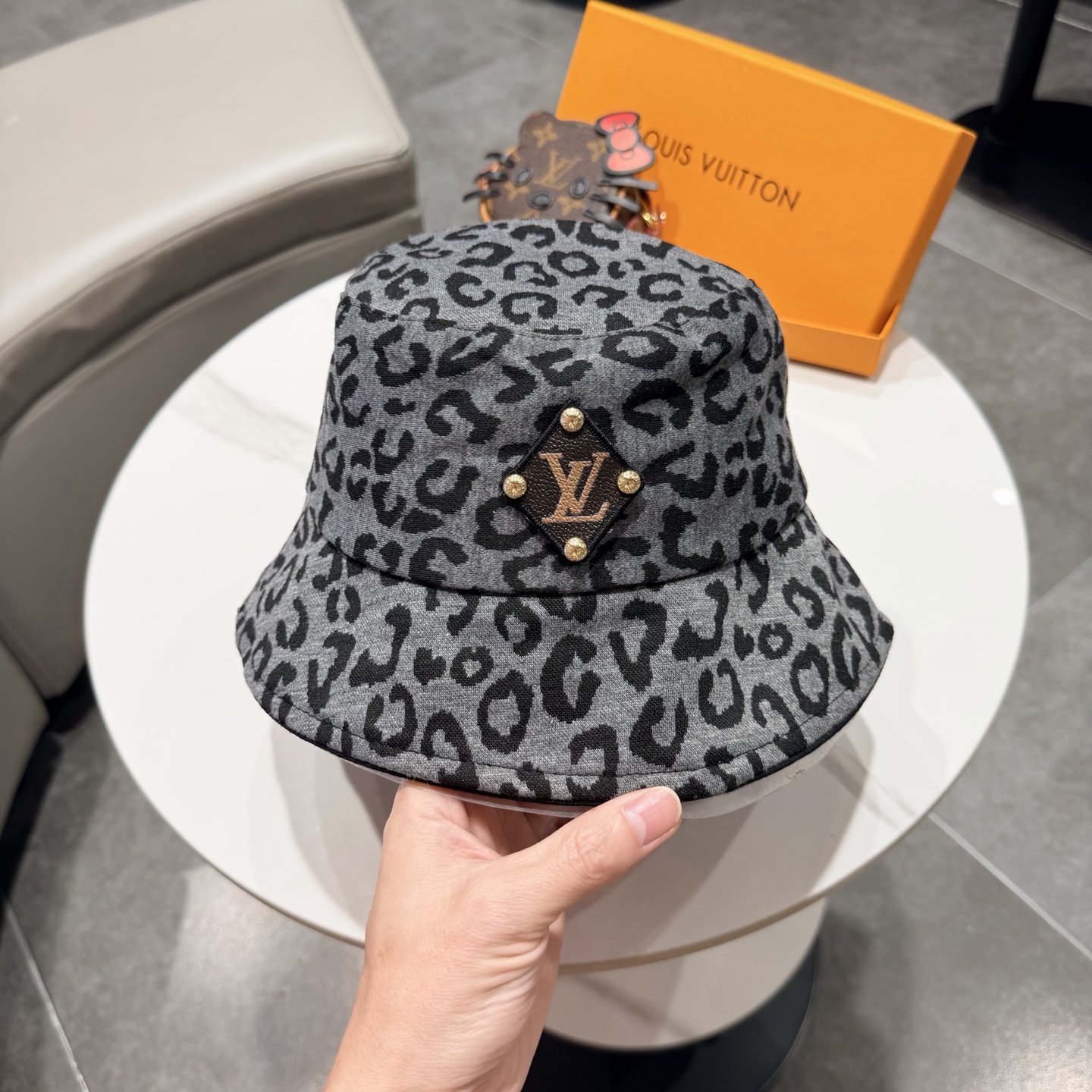 🧢路易威登渔夫帽 LouisVuitton😍新款LV棒球帽，重工打造♥️高端大气，百搭款🤗男女通用！跑量