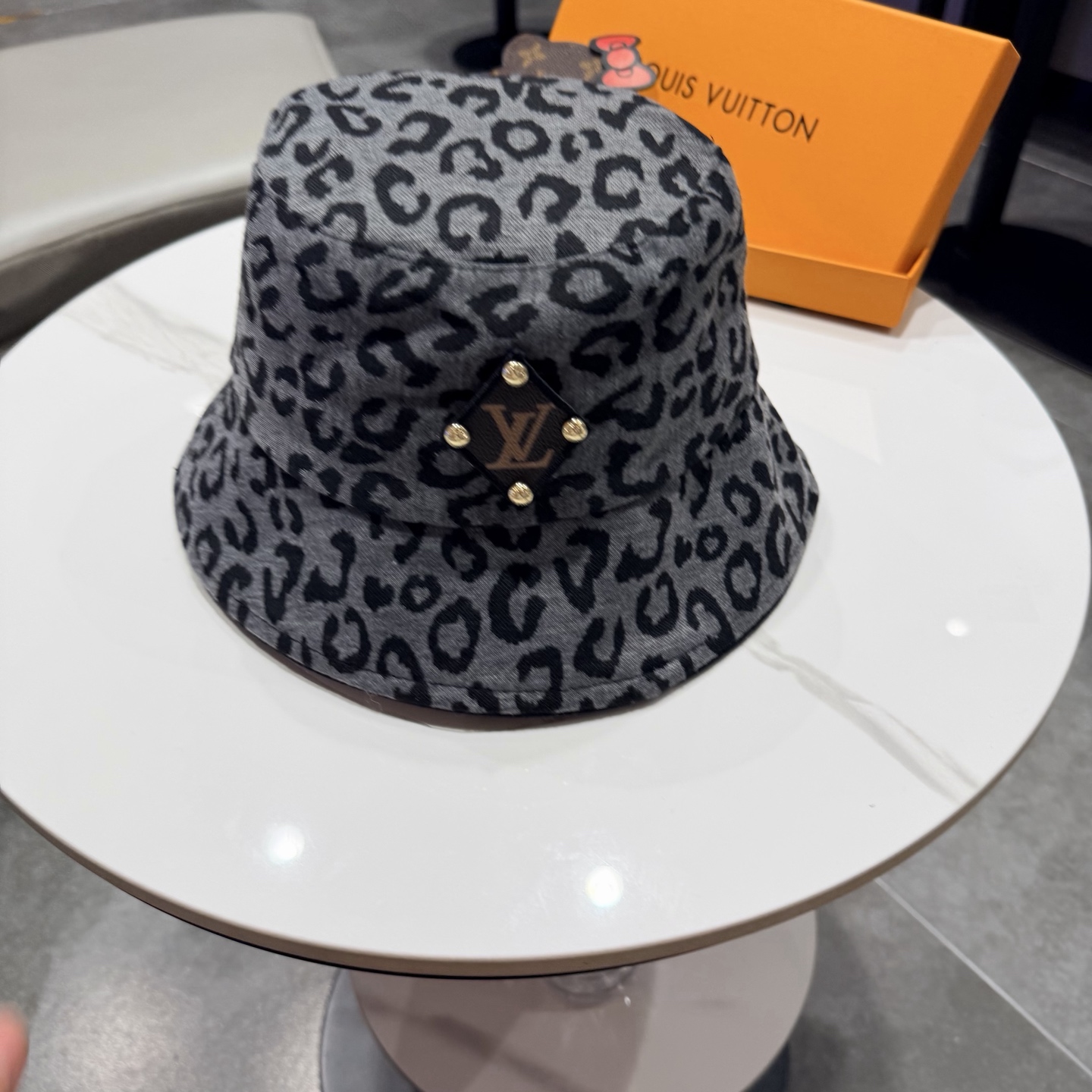 🧢路易威登渔夫帽 LouisVuitton😍新款LV棒球帽，重工打造♥️高端大气，百搭款🤗男女通用！跑量