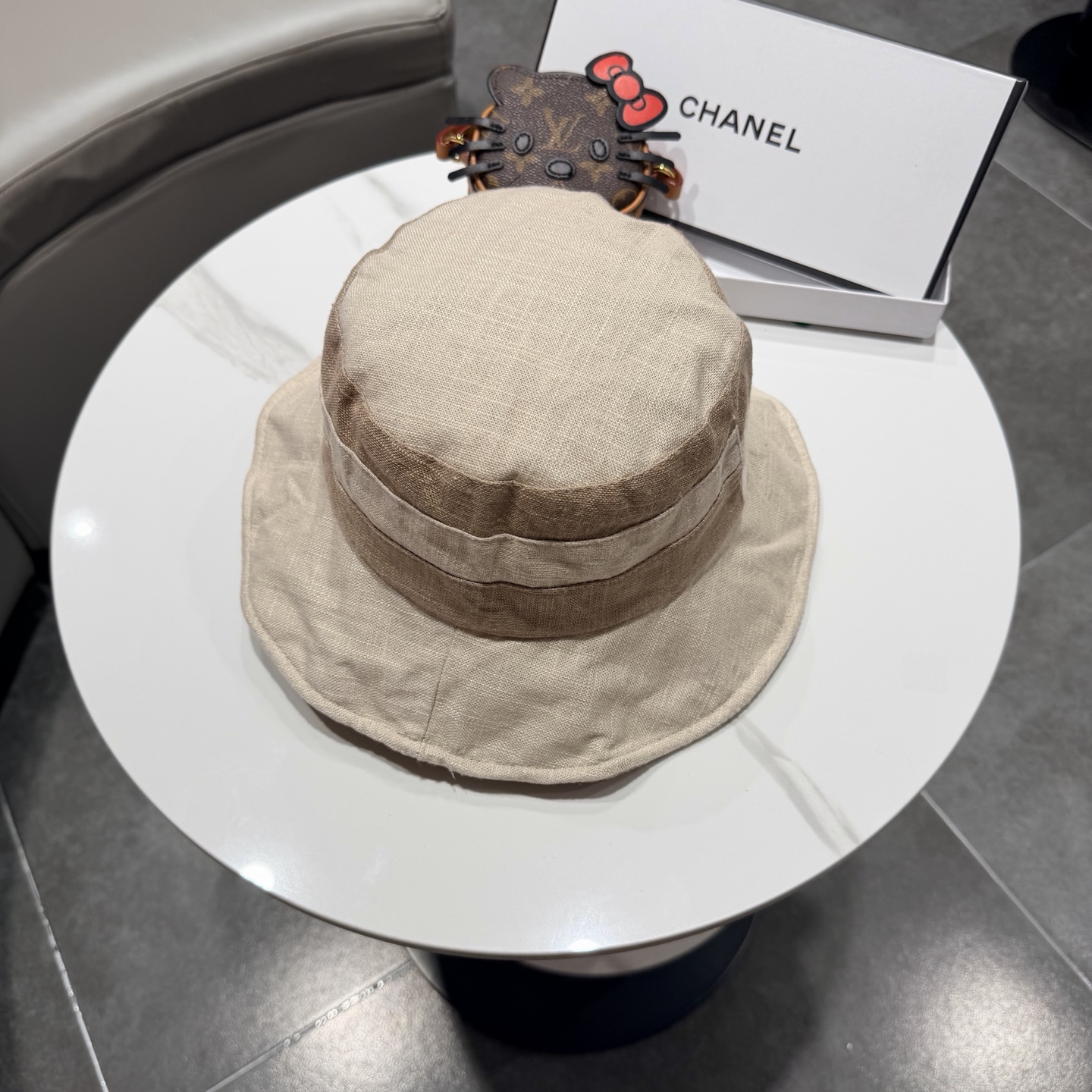 Chanel香奈儿新款遮阳渔夫帽，加强紫外线！