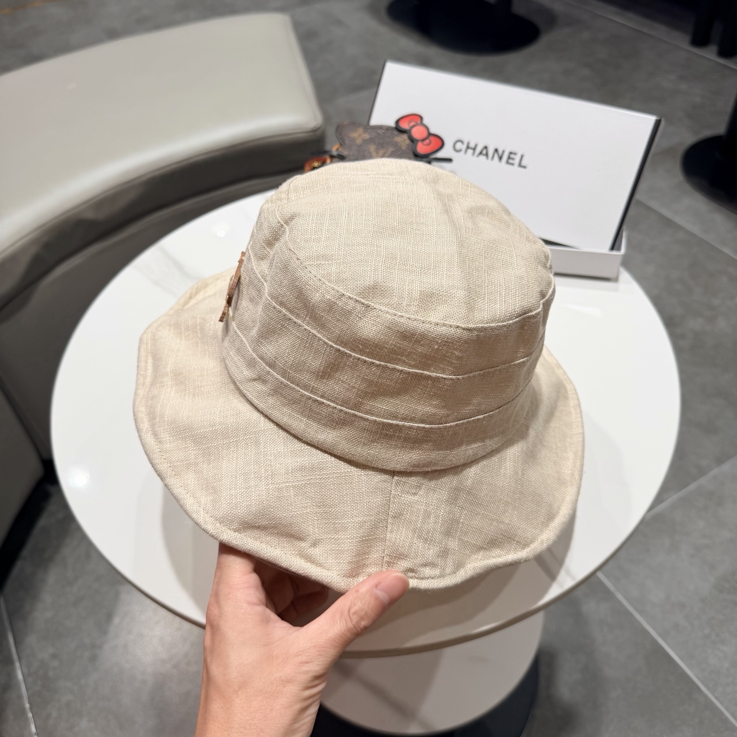 Chanel香奈儿新款遮阳渔夫帽，加强紫外线！