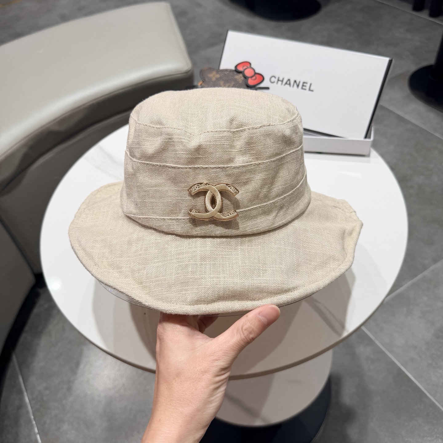 Chanel香奈儿新款遮阳渔夫帽，加强紫外线！