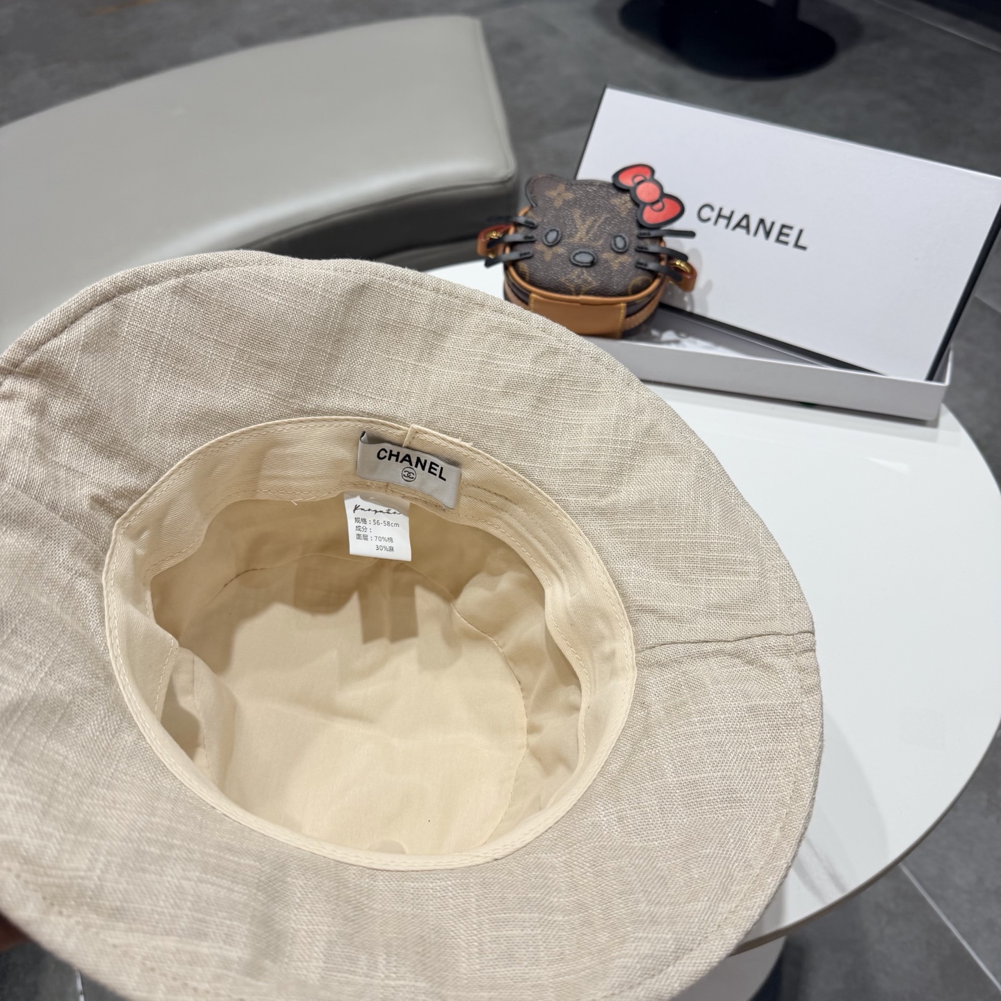 Chanel香奈儿新款遮阳渔夫帽，加强紫外线！