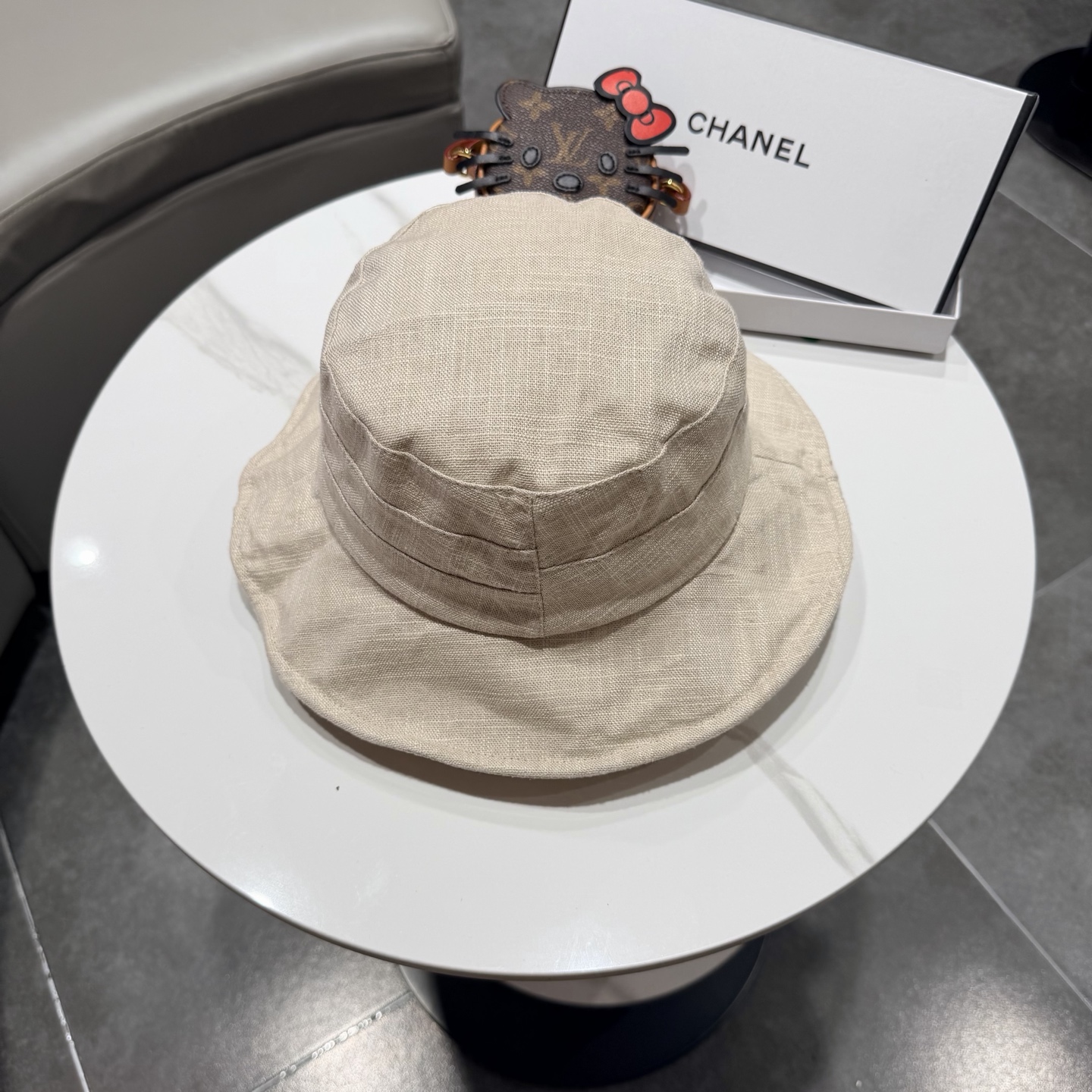 Chanel香奈儿新款遮阳渔夫帽，加强紫外线！