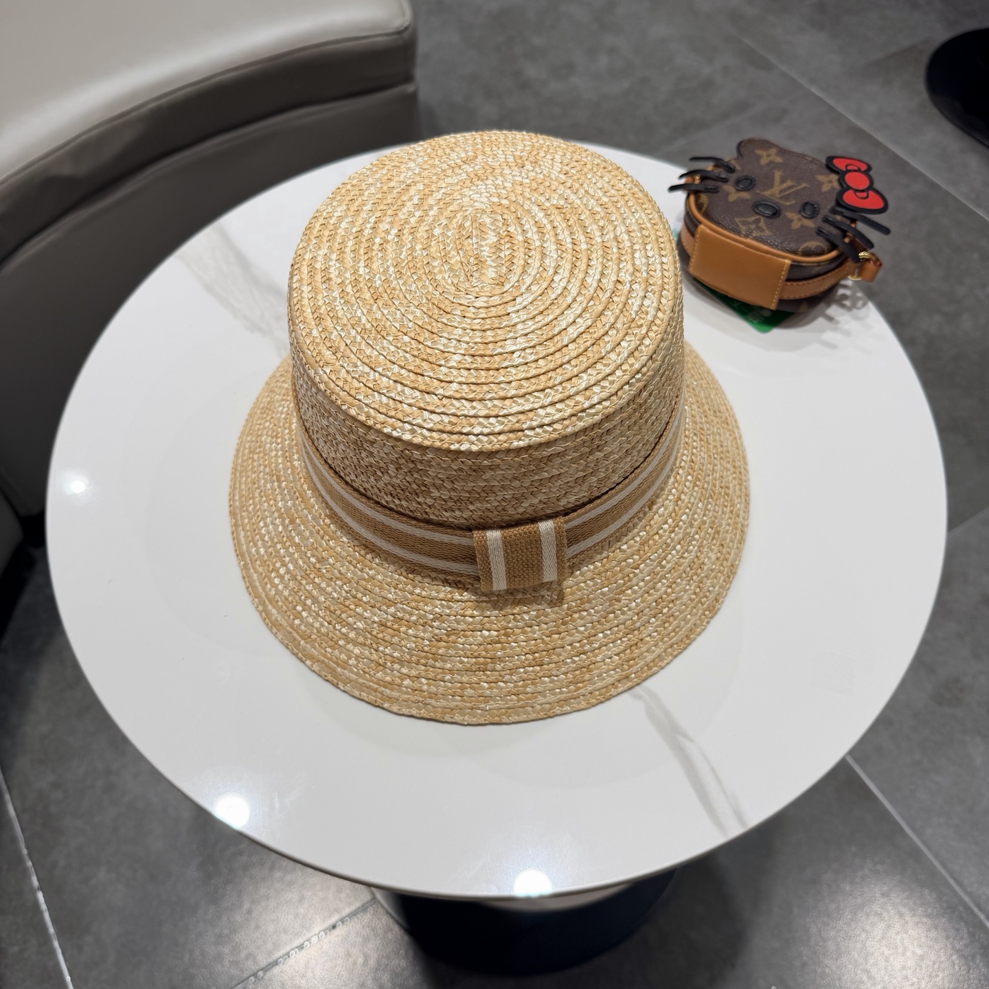 【DIOR迪奥】2026新款精致款礼帽盆帽平顶草帽，出街必备超好搭配，赶紧入手！