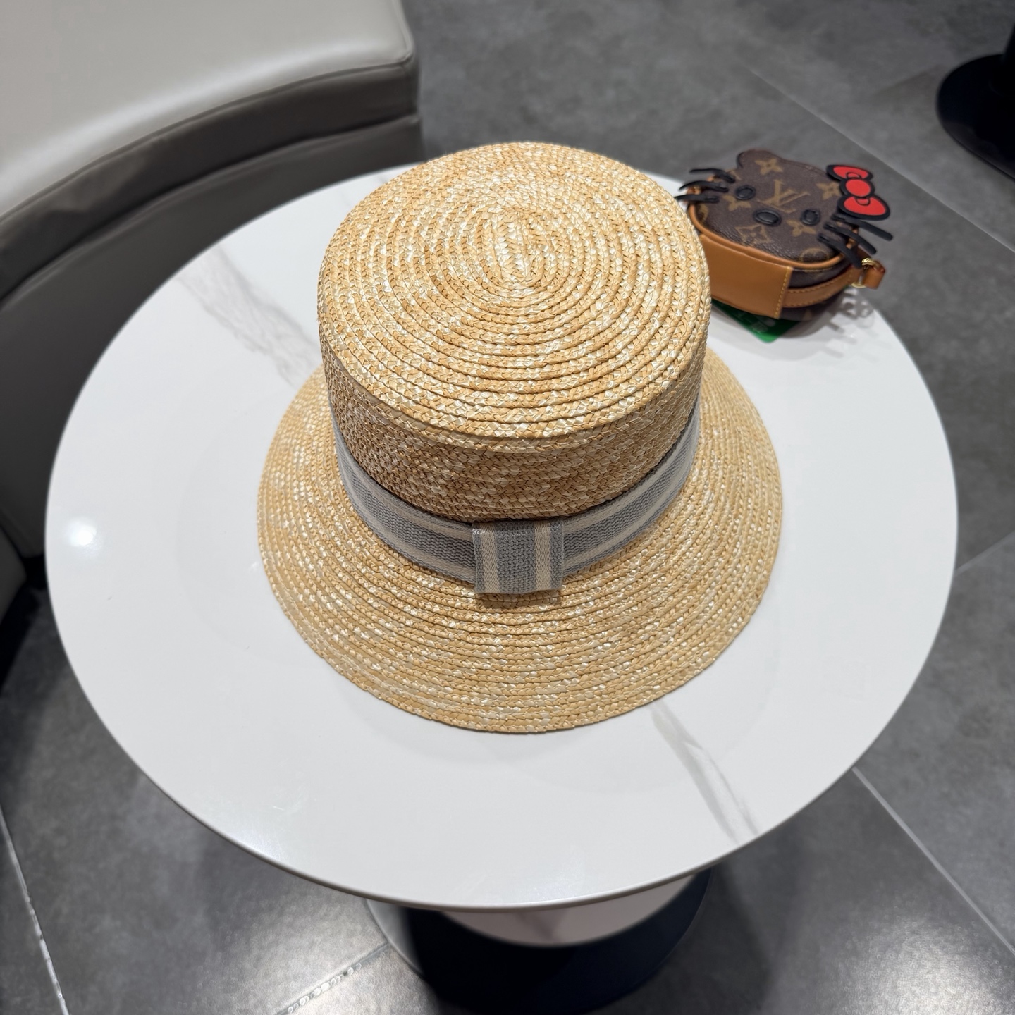 【DIOR迪奥】2026新款精致款礼帽盆帽平顶草帽，出街必备超好搭配，赶紧入手！