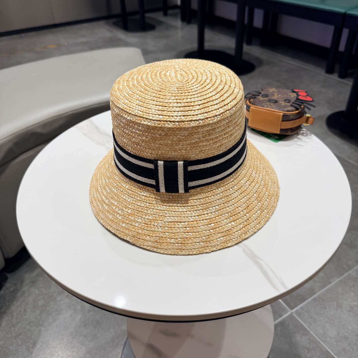 【DIOR迪奥】2026新款精致款礼帽盆帽平顶草帽，出街必备超好搭配，赶紧入手！