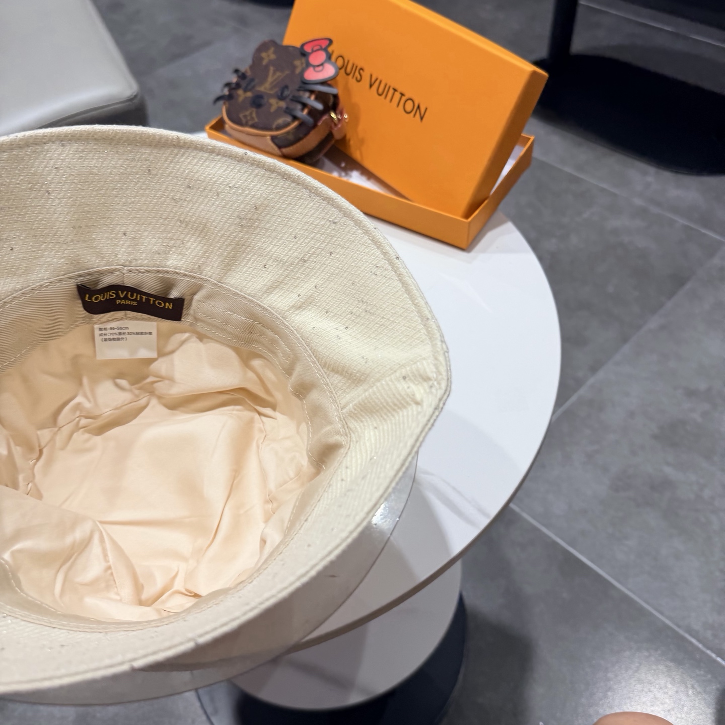 🧢路易威登渔夫帽 LouisVuitton😍新款LV棒球帽，重工打造♥️高端大气，百搭款🤗男女通用！跑量