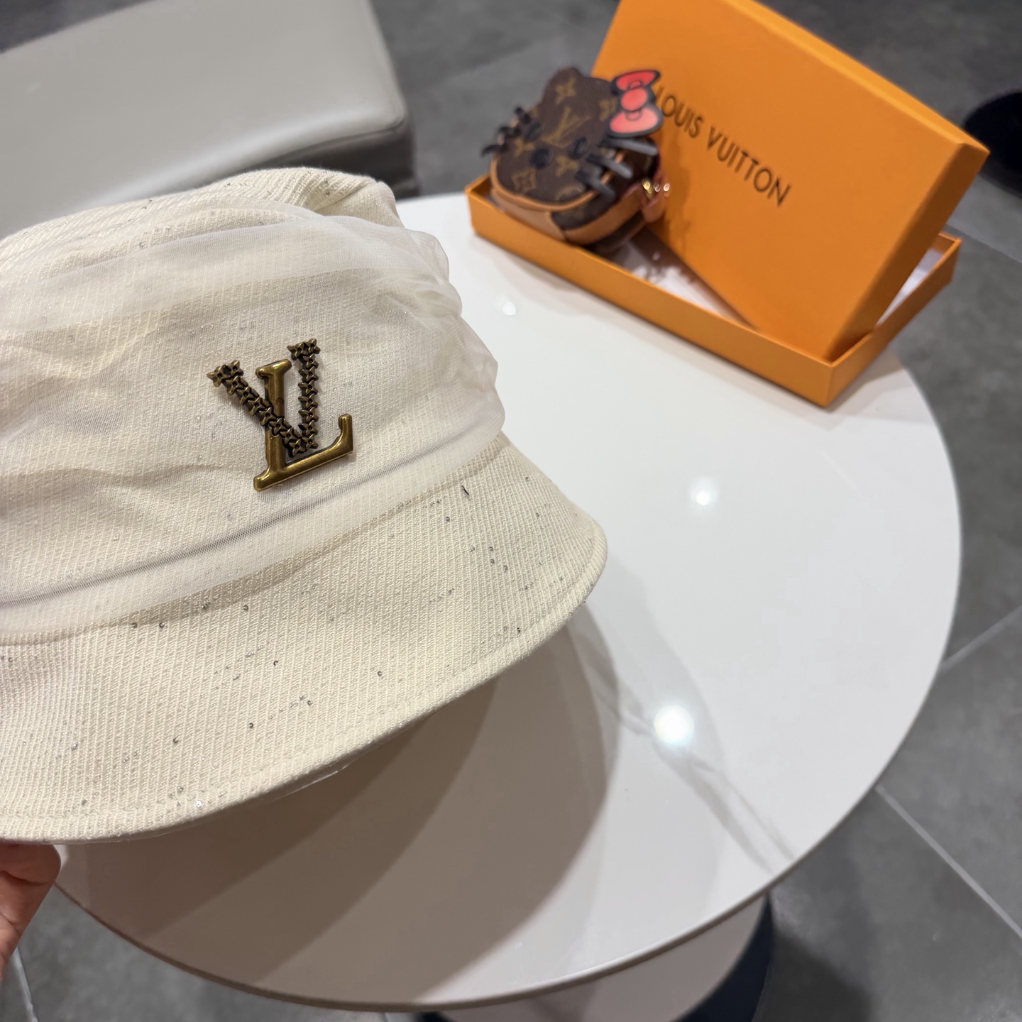 🧢路易威登渔夫帽 LouisVuitton😍新款LV棒球帽，重工打造♥️高端大气，百搭款🤗男女通用！跑量