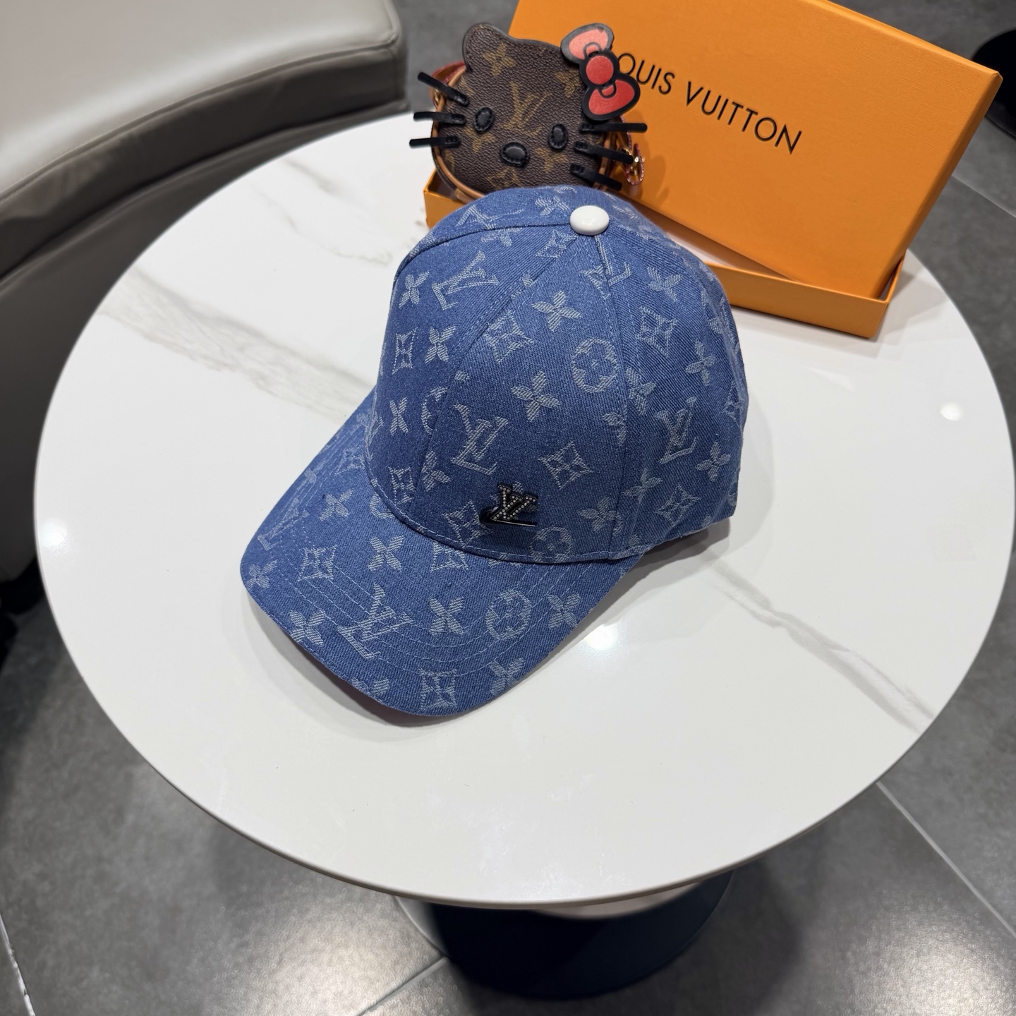 🧢路易威登lv棒球帽 牛仔LouisVuitton😍新款重工打造♥️高端大气，百搭款🤗男女通用！