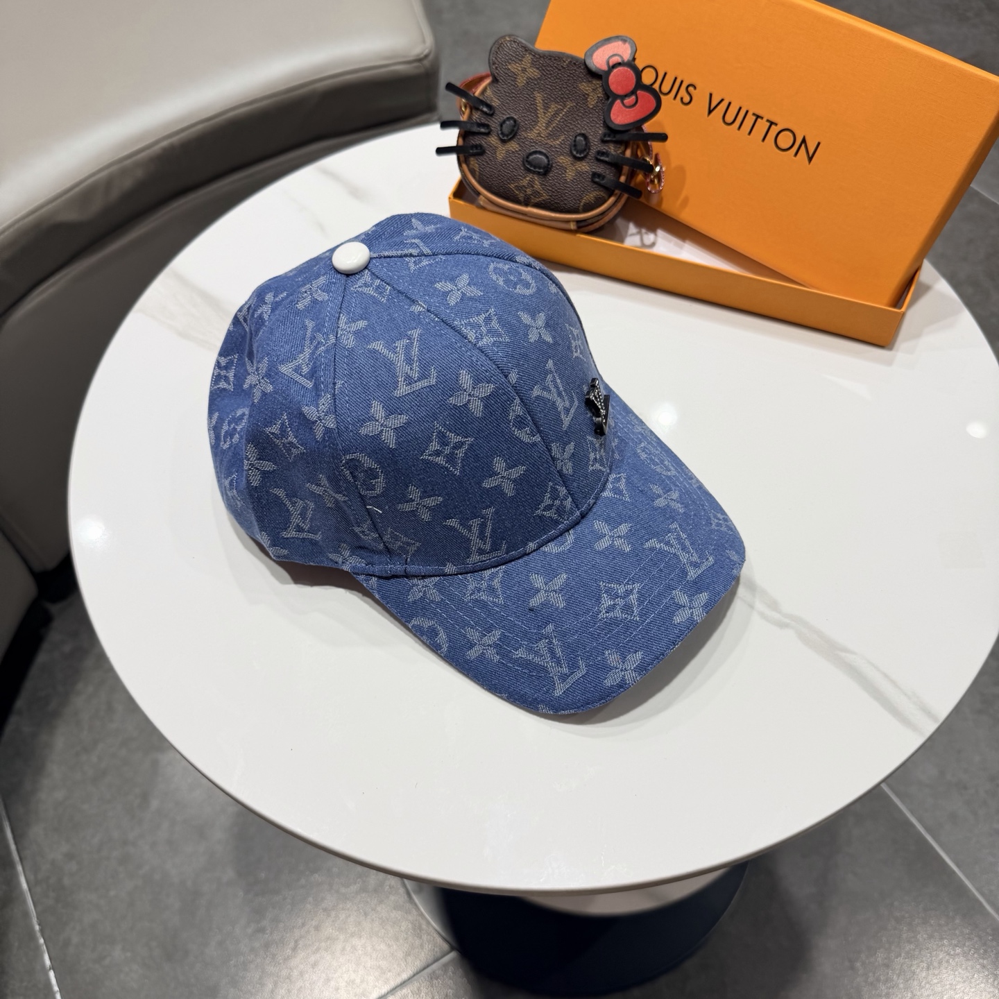 🧢路易威登lv棒球帽 牛仔LouisVuitton😍新款重工打造♥️高端大气，百搭款🤗男女通用！