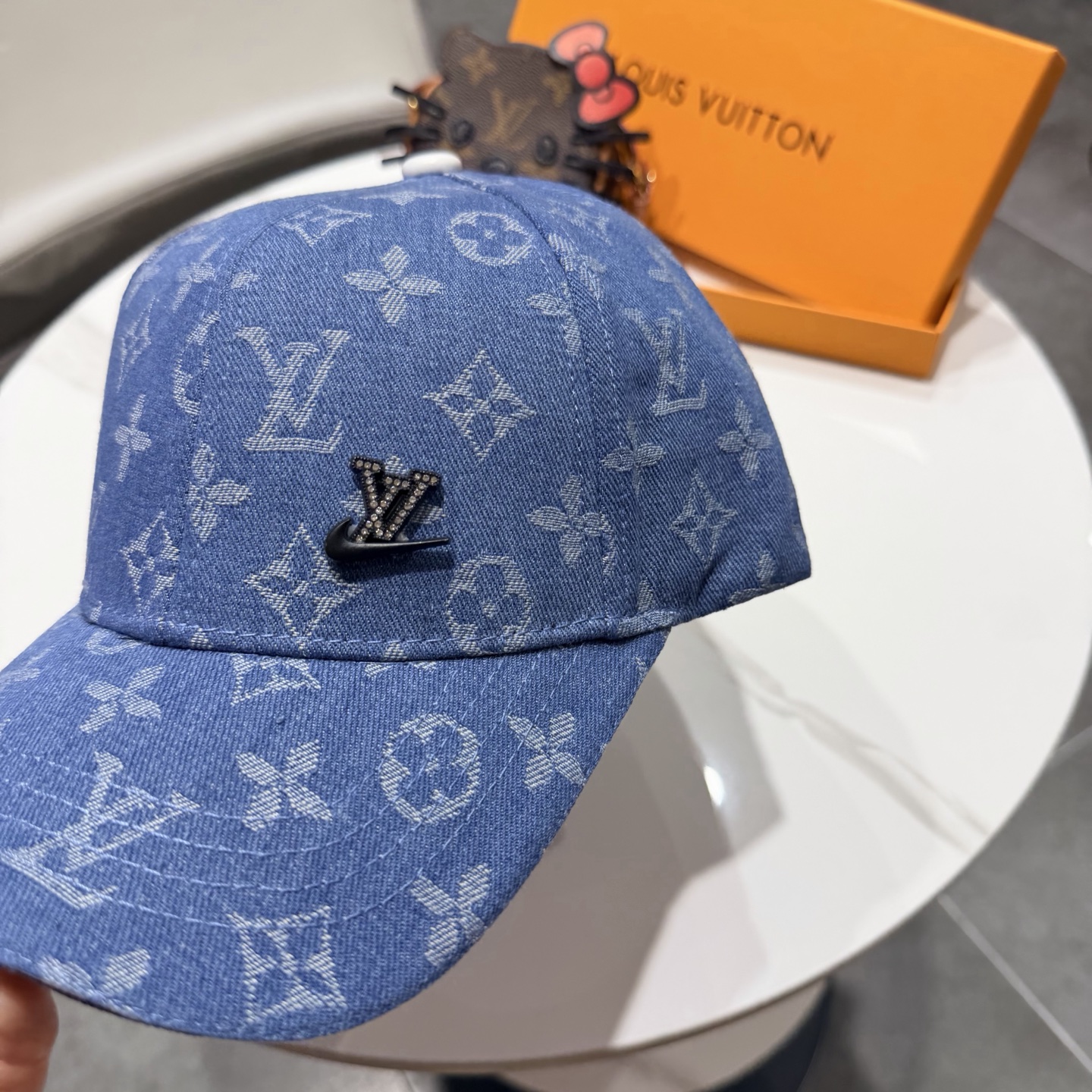 🧢路易威登lv棒球帽 牛仔LouisVuitton😍新款重工打造♥️高端大气，百搭款🤗男女通用！