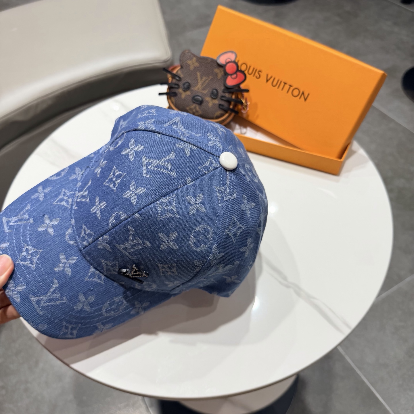 🧢路易威登lv棒球帽 牛仔LouisVuitton😍新款重工打造♥️高端大气，百搭款🤗男女通用！
