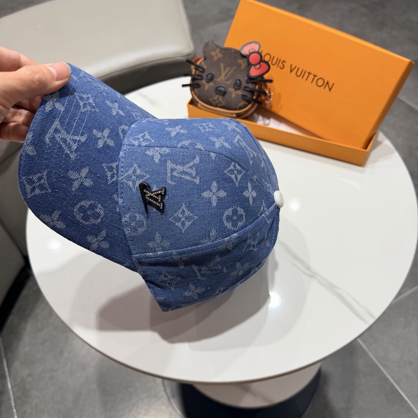 🧢路易威登lv棒球帽 牛仔LouisVuitton😍新款重工打造♥️高端大气，百搭款🤗男女通用！