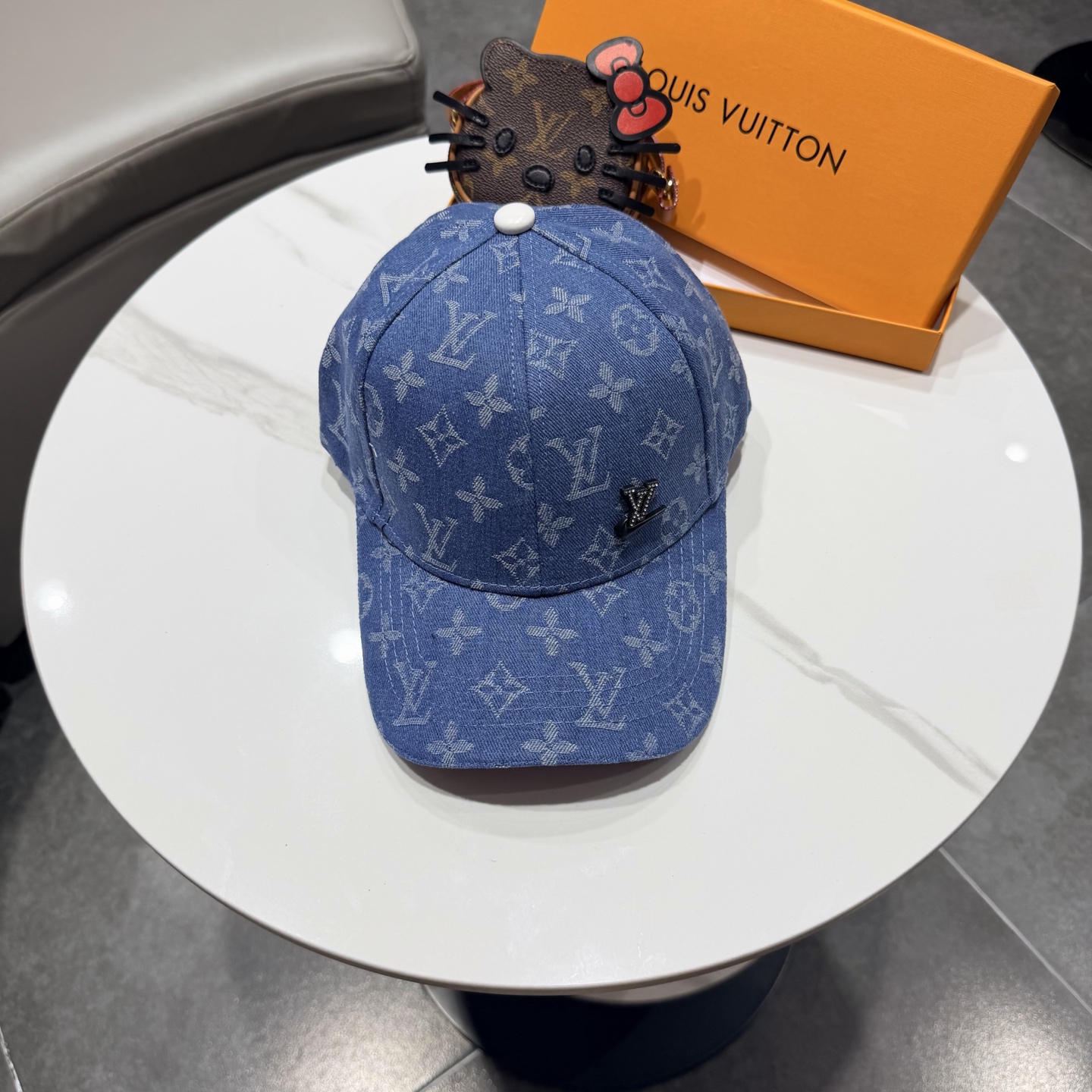 🧢路易威登lv棒球帽 牛仔LouisVuitton😍新款重工打造♥️高端大气，百搭款🤗男女通用！