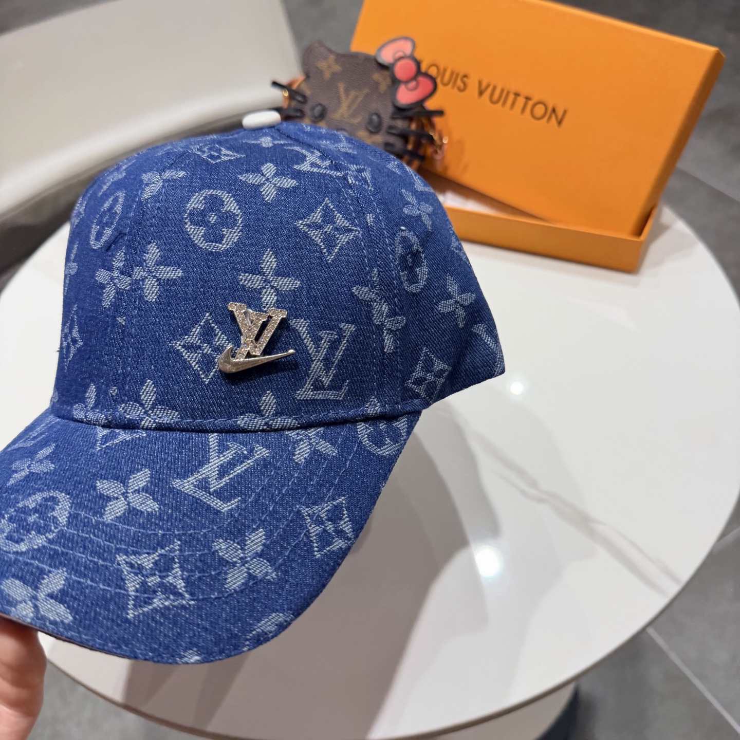 🧢路易威登lv棒球帽 牛仔LouisVuitton😍新款重工打造♥️高端大气，百搭款🤗男女通用！