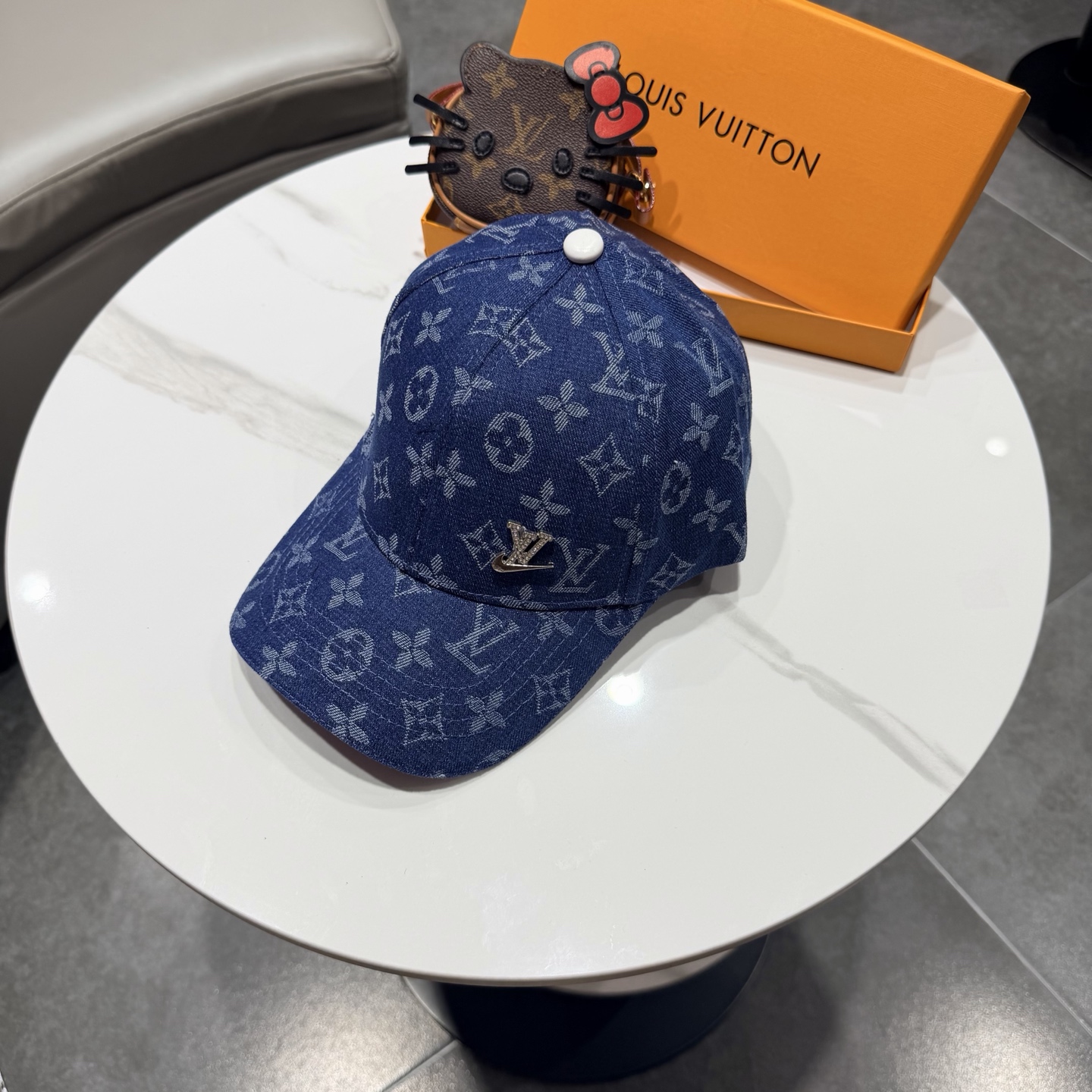🧢路易威登lv棒球帽 牛仔LouisVuitton😍新款重工打造♥️高端大气，百搭款🤗男女通用！