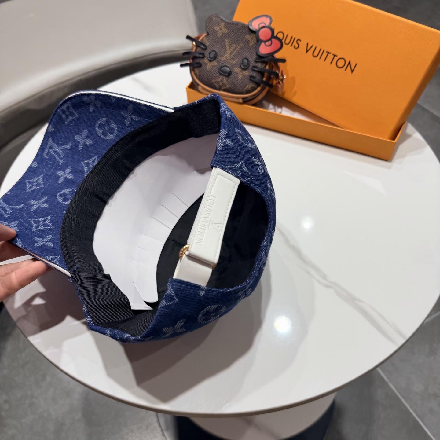 🧢路易威登lv棒球帽 牛仔LouisVuitton😍新款重工打造♥️高端大气，百搭款🤗男女通用！