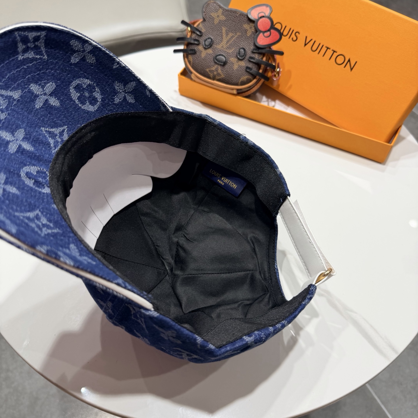 🧢路易威登lv棒球帽 牛仔LouisVuitton😍新款重工打造♥️高端大气，百搭款🤗男女通用！