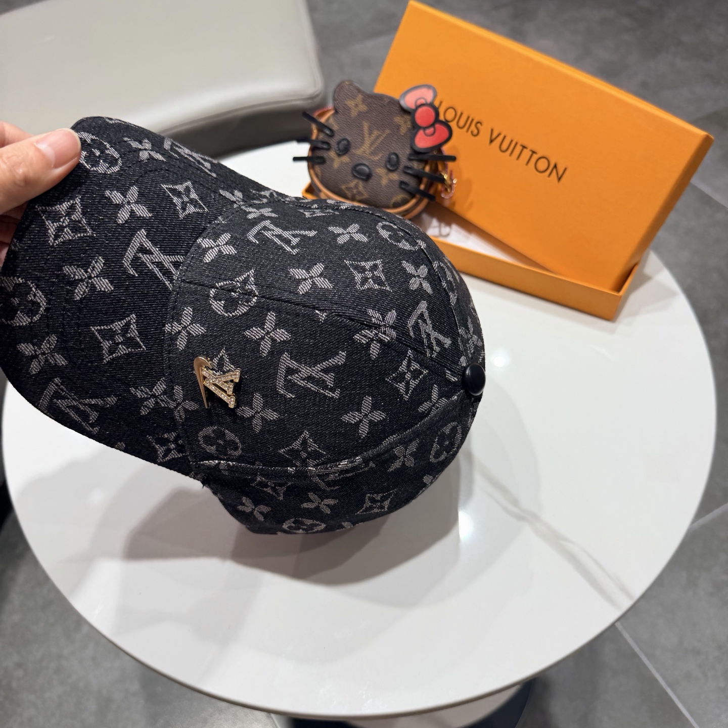 🧢路易威登lv棒球帽 牛仔LouisVuitton😍新款重工打造♥️高端大气，百搭款🤗男女通用！