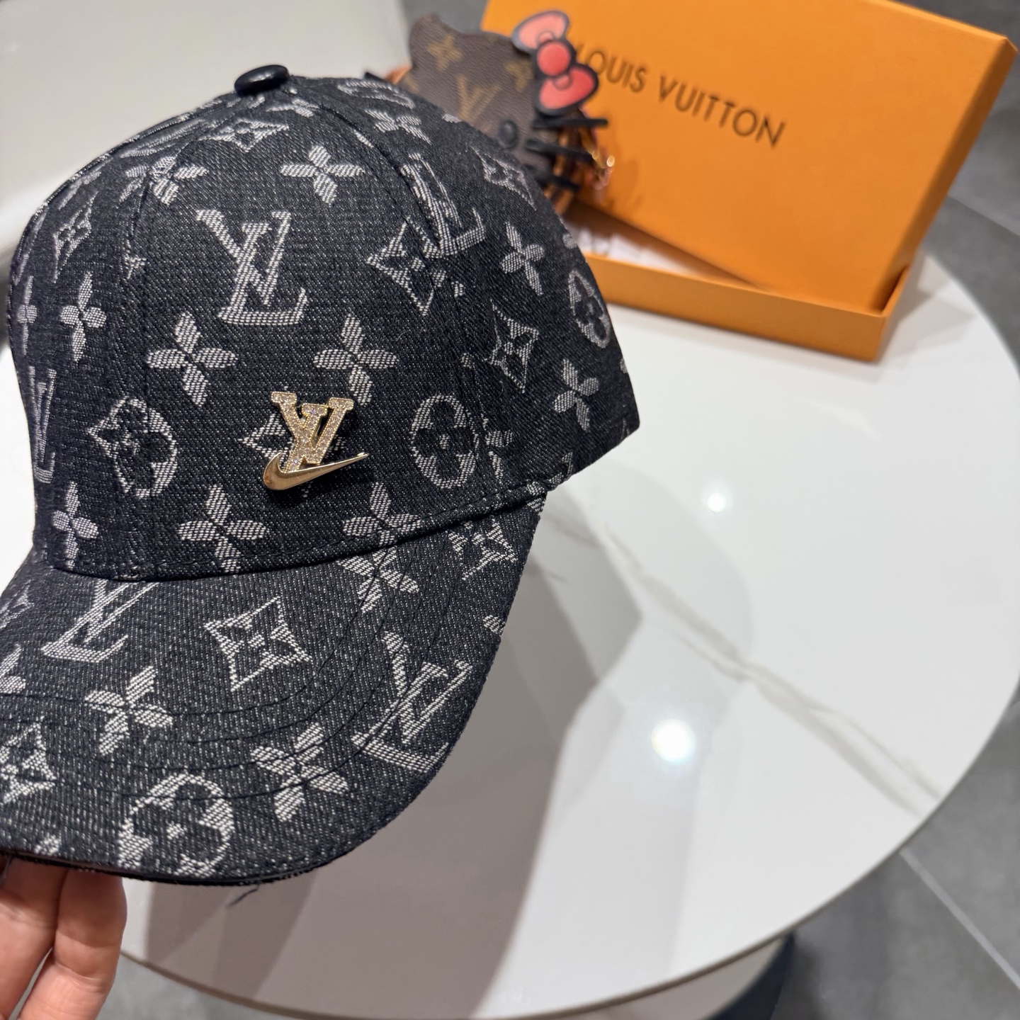 🧢路易威登lv棒球帽 牛仔LouisVuitton😍新款重工打造♥️高端大气，百搭款🤗男女通用！