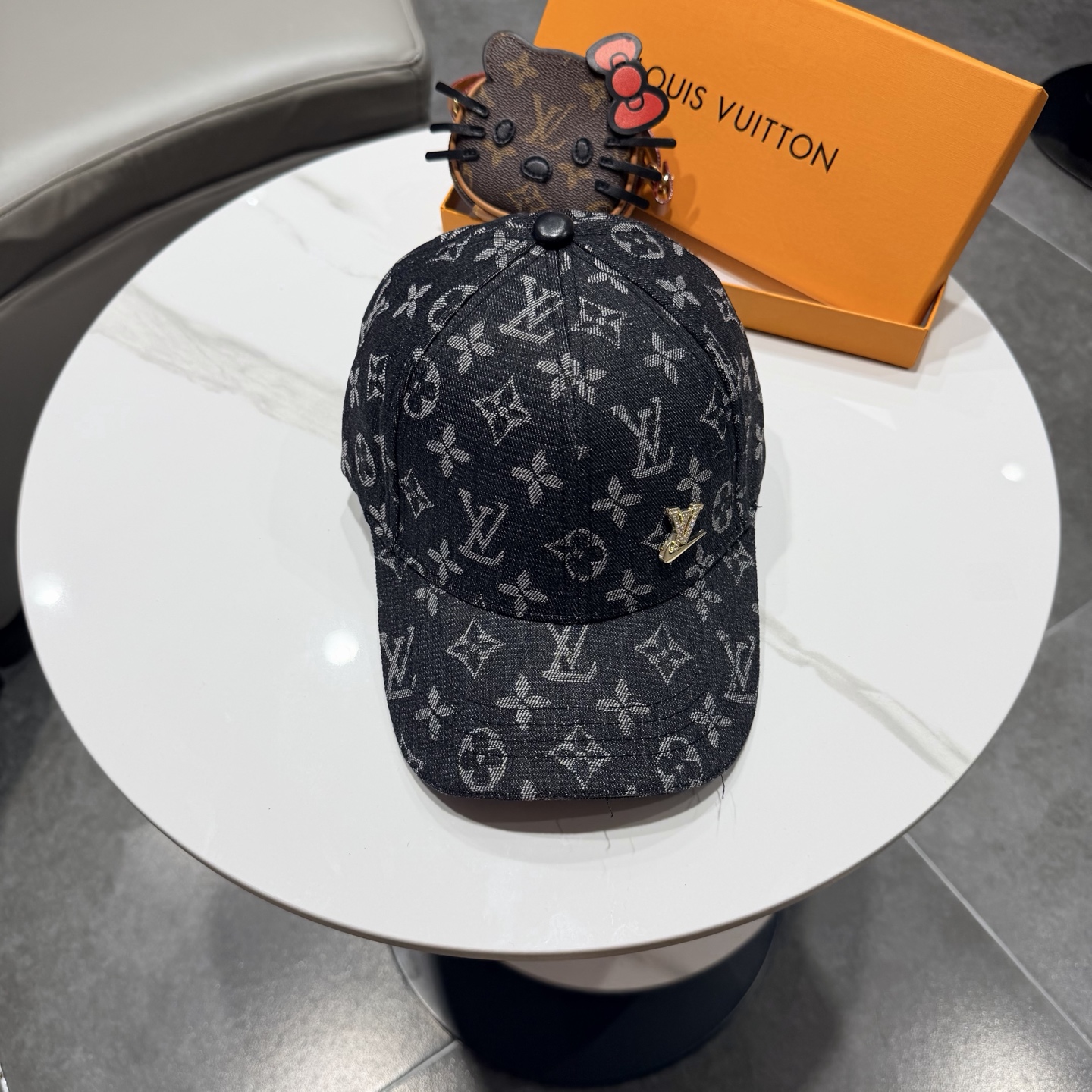 🧢路易威登lv棒球帽 牛仔LouisVuitton😍新款重工打造♥️高端大气，百搭款🤗男女通用！