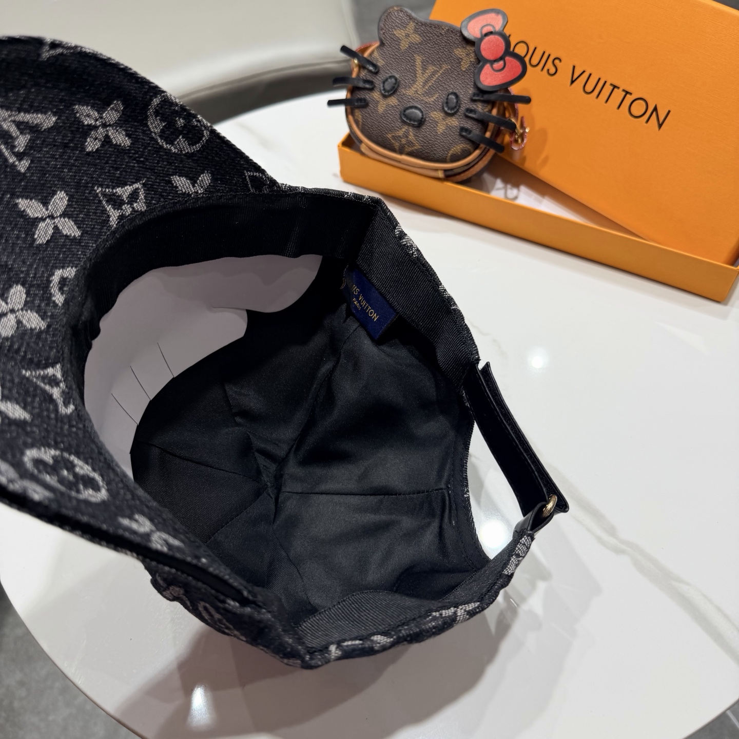 🧢路易威登lv棒球帽 牛仔LouisVuitton😍新款重工打造♥️高端大气，百搭款🤗男女通用！