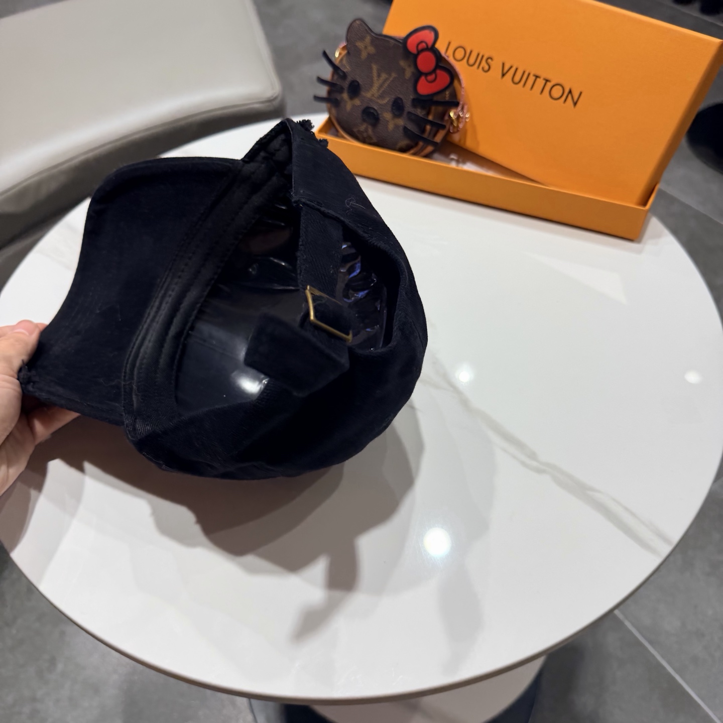 🧢路易威登棒球帽 LouisVuitton😍新款LV棒球帽，重工打造♥️高端大气，百搭款🤗男女通用！跑量