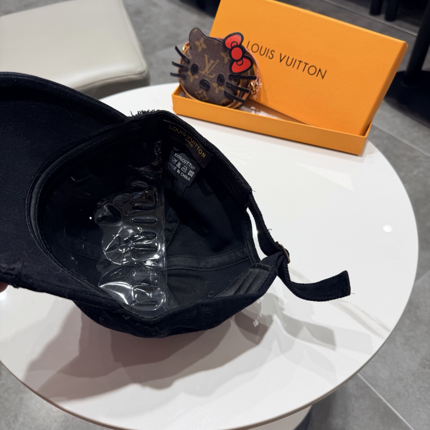 🧢路易威登棒球帽 LouisVuitton😍新款LV棒球帽，重工打造♥️高端大气，百搭款🤗男女通用！跑量