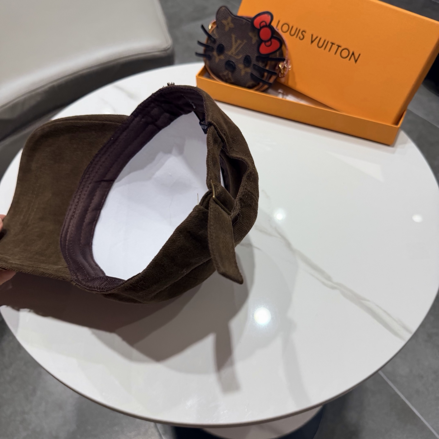 🧢路易威登棒球帽 LouisVuitton😍新款LV棒球帽，重工打造♥️高端大气，百搭款🤗男女通用！跑量