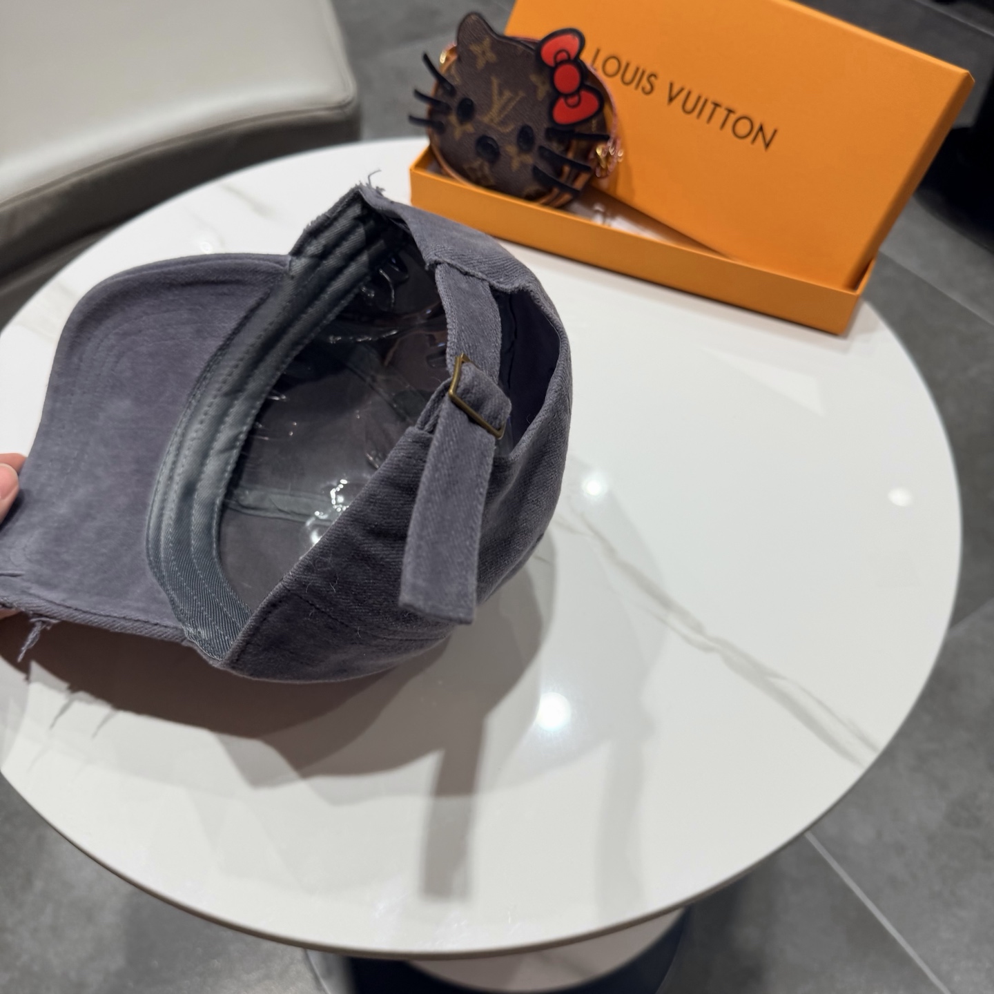 🧢路易威登棒球帽 LouisVuitton😍新款LV棒球帽，重工打造♥️高端大气，百搭款🤗男女通用！跑量