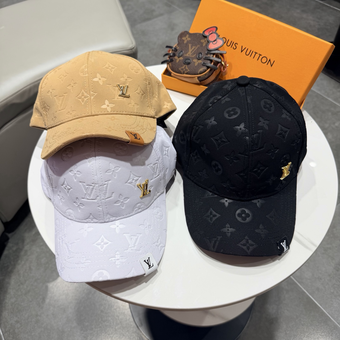 🧢路易威登lv棒球帽 LouisVuitton😍新款重工打造♥️高端大气，百搭款🤗男女通用！