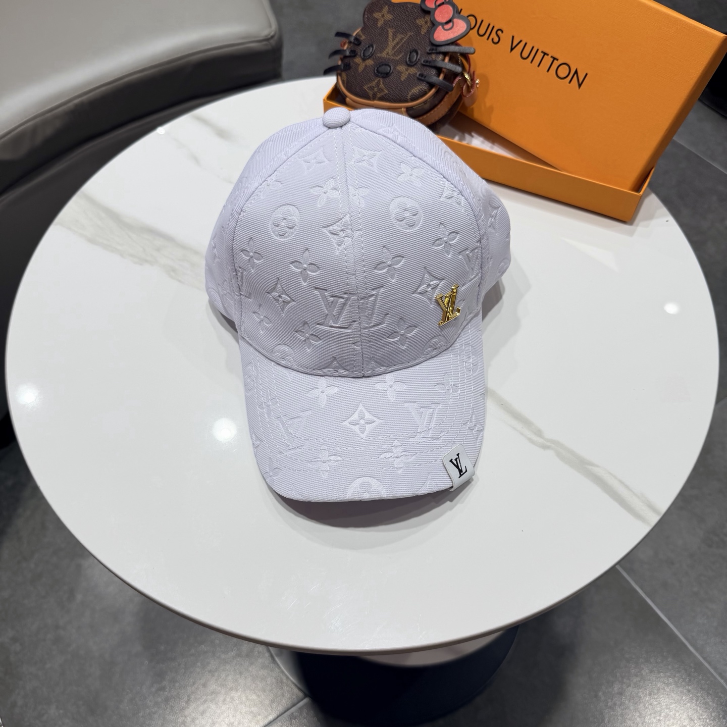 🧢路易威登lv棒球帽 LouisVuitton😍新款重工打造♥️高端大气，百搭款🤗男女通用！