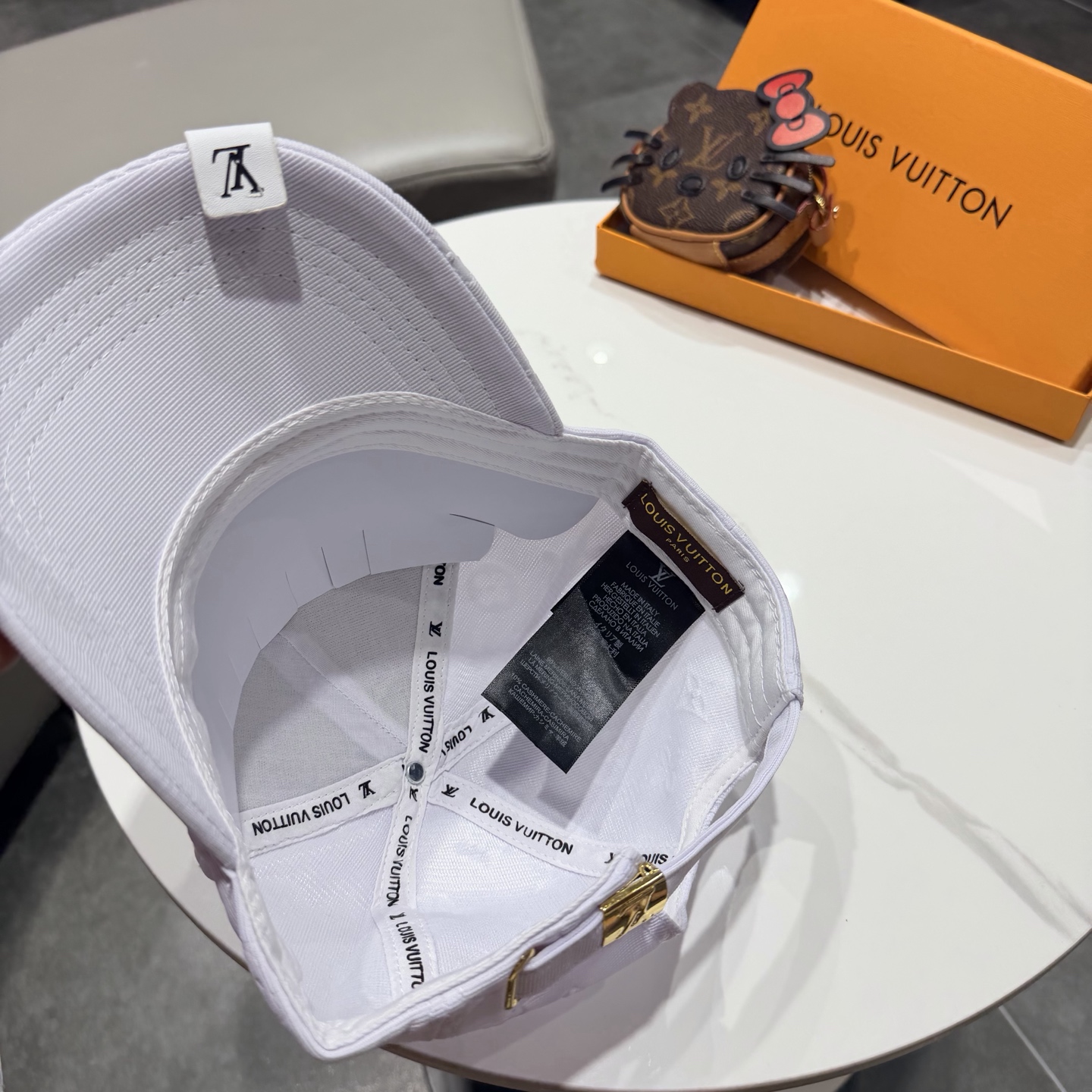🧢路易威登lv棒球帽 LouisVuitton😍新款重工打造♥️高端大气，百搭款🤗男女通用！
