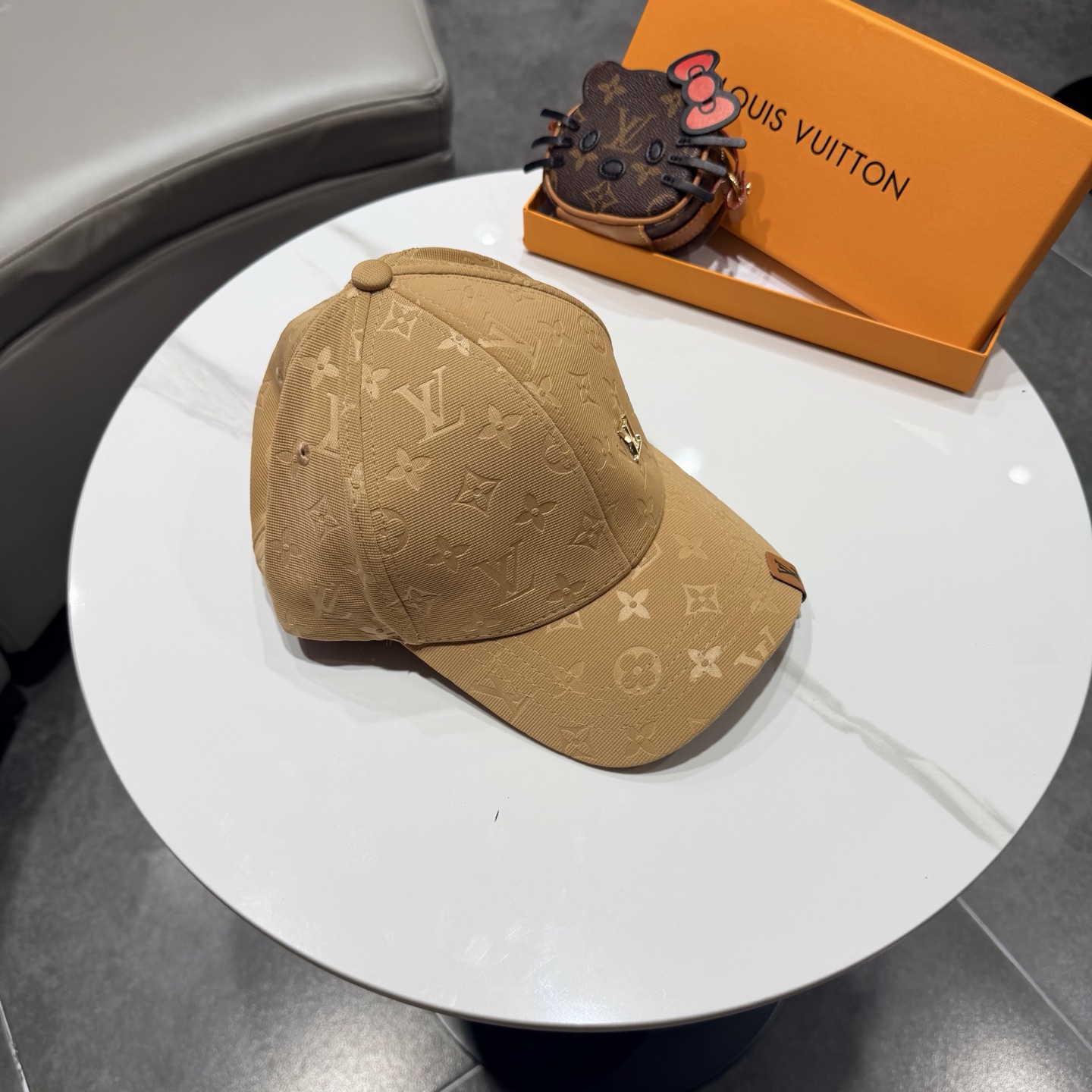 🧢路易威登lv棒球帽 LouisVuitton😍新款重工打造♥️高端大气，百搭款🤗男女通用！