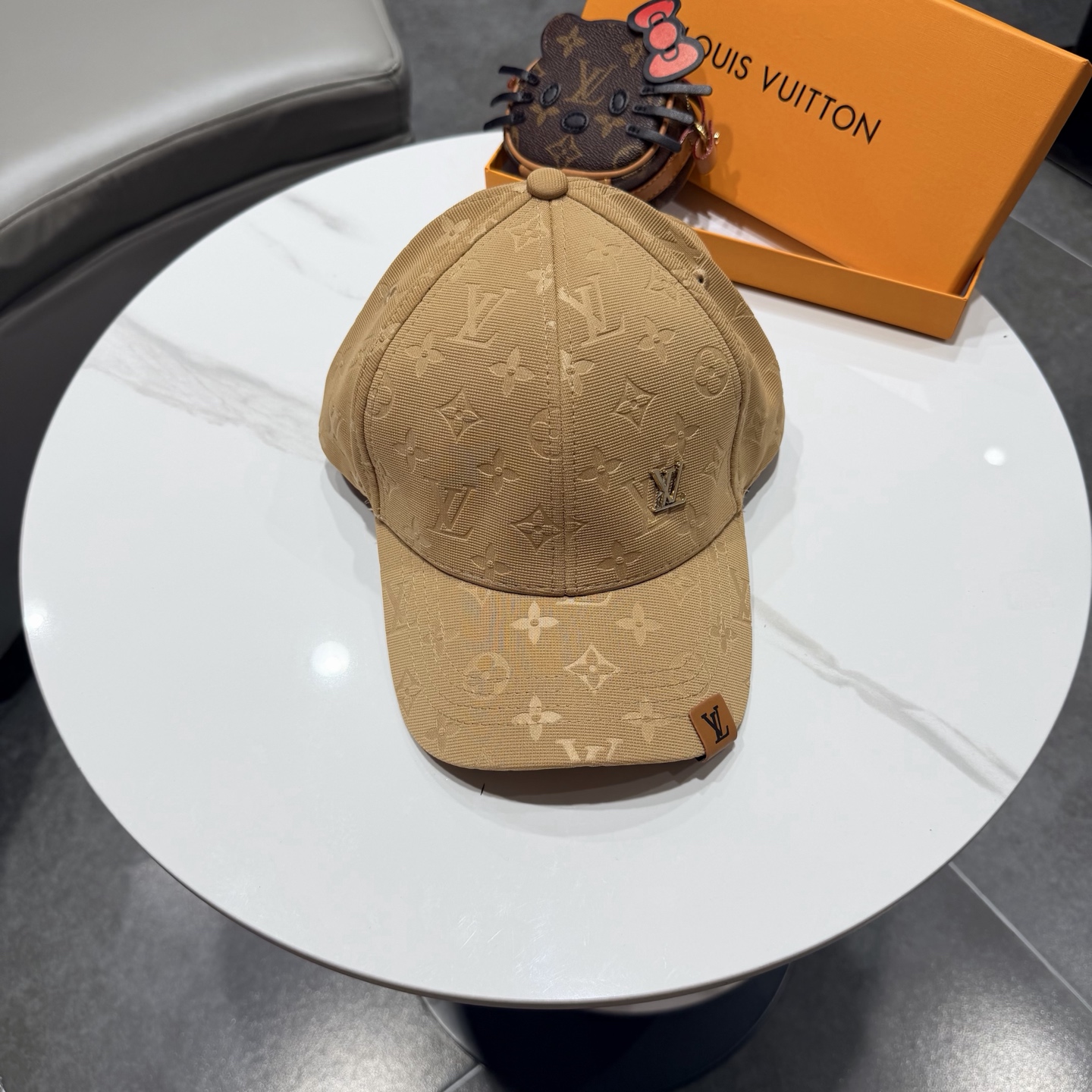 🧢路易威登lv棒球帽 LouisVuitton😍新款重工打造♥️高端大气，百搭款🤗男女通用！