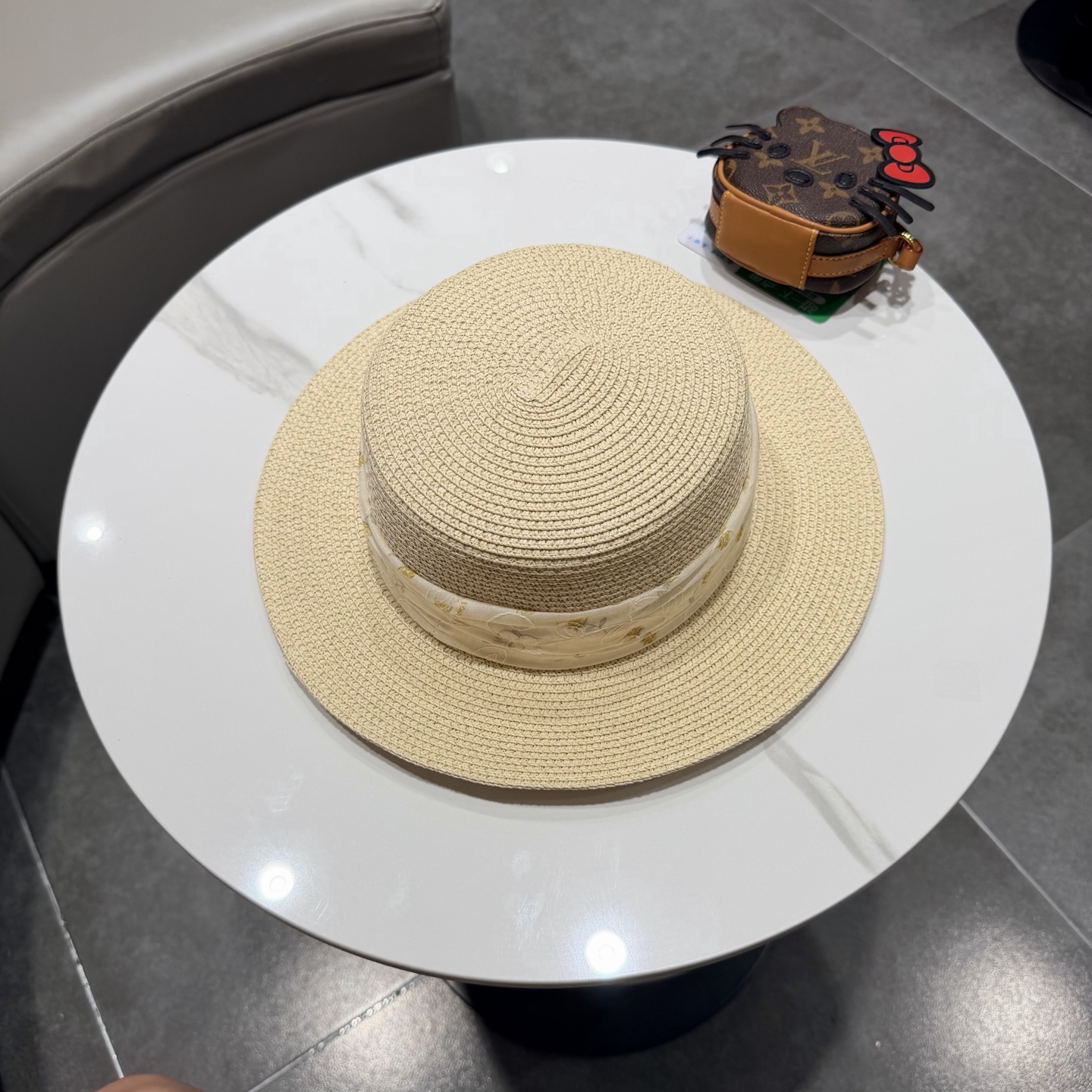 miumiu缪缪新款平顶草帽，头围57cm