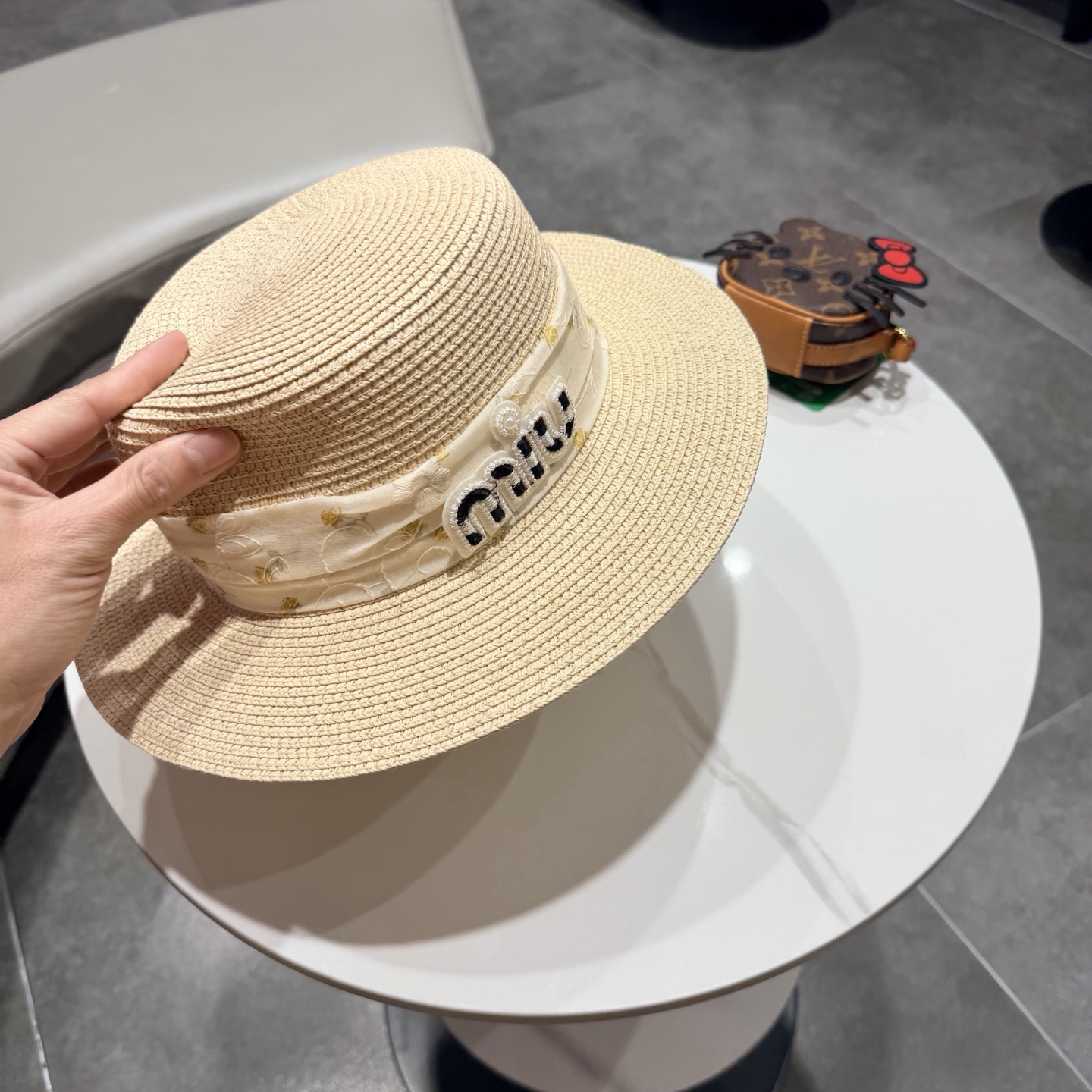 miumiu缪缪新款平顶草帽，头围57cm