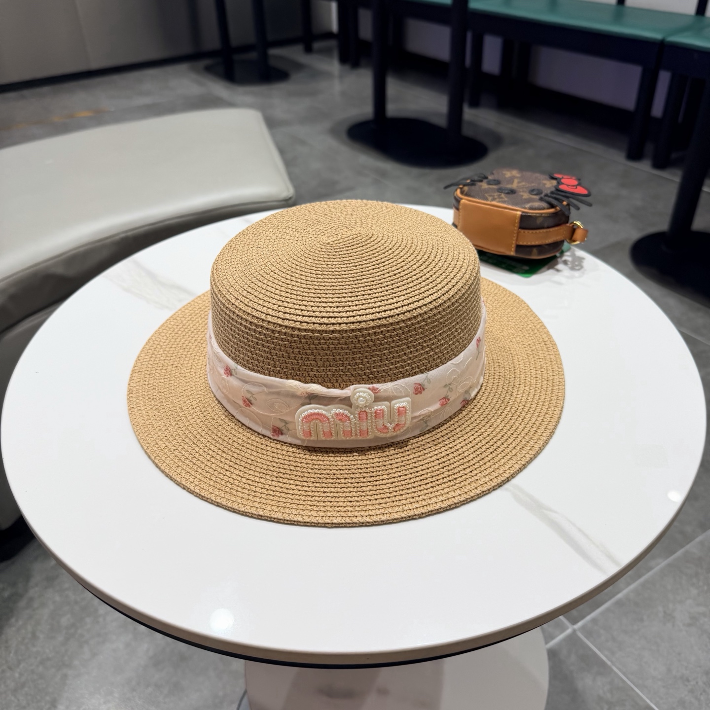 miumiu缪缪新款平顶草帽，头围57cm