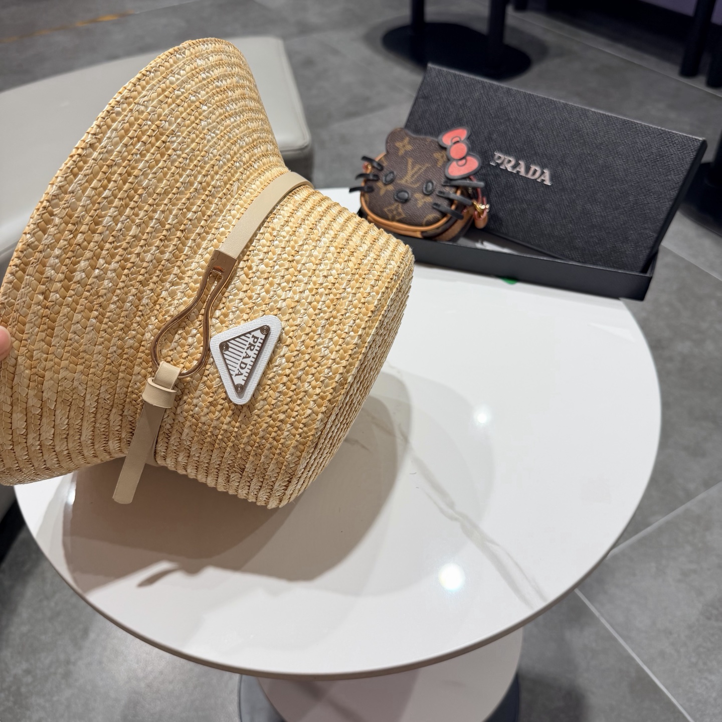 PRADA普拉达水桶礼帽，麦秆草礼帽，官方新款，头围57cm