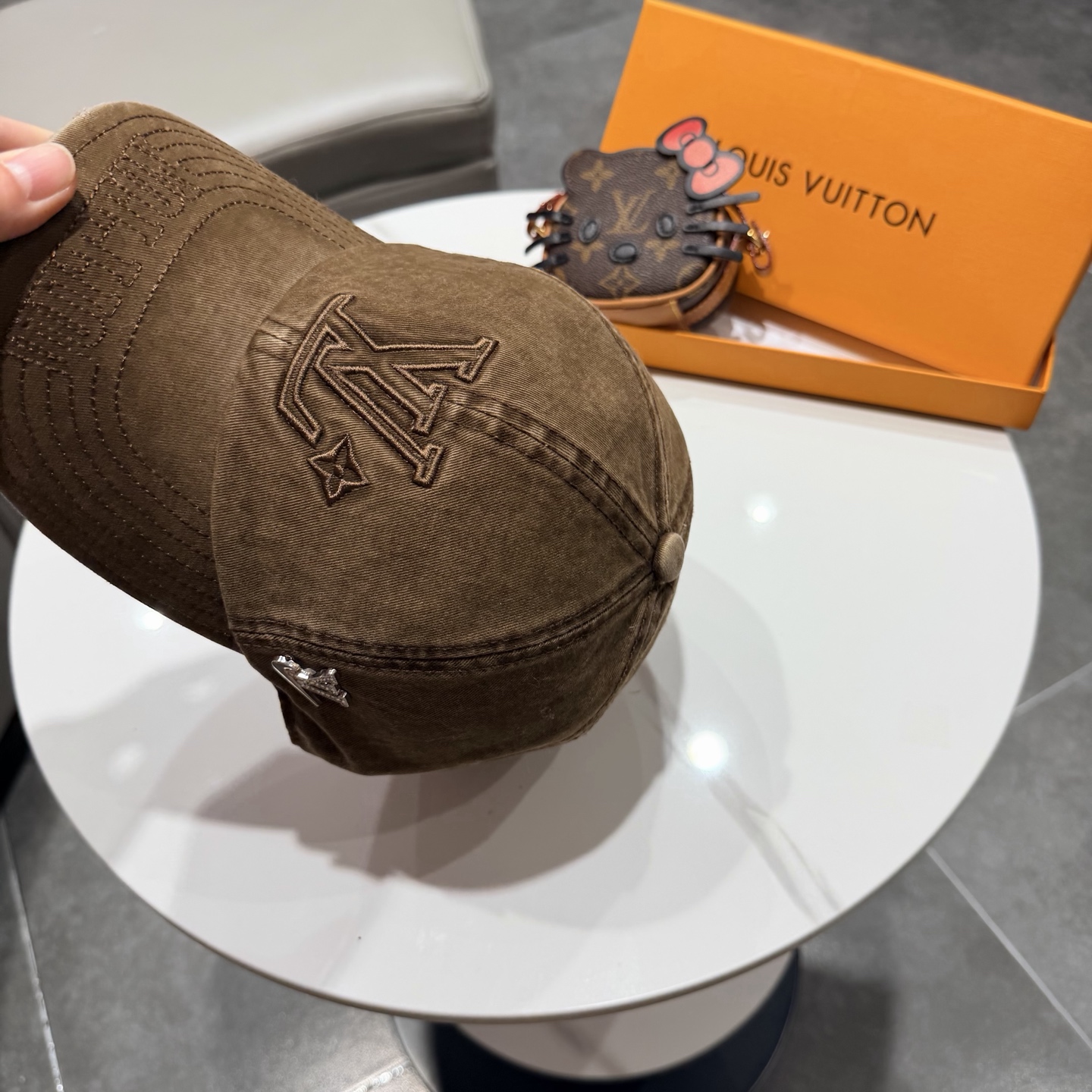 路易威登lv棒球帽 LouisVuitton😍新款重工打造♥️高端大气，百搭款🤗男女通用！