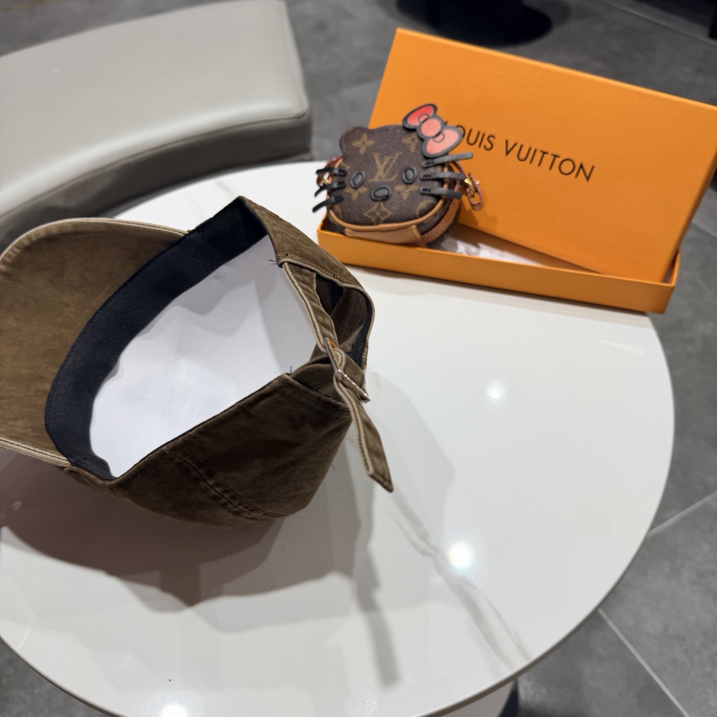 路易威登lv棒球帽 LouisVuitton😍新款重工打造♥️高端大气，百搭款🤗男女通用！