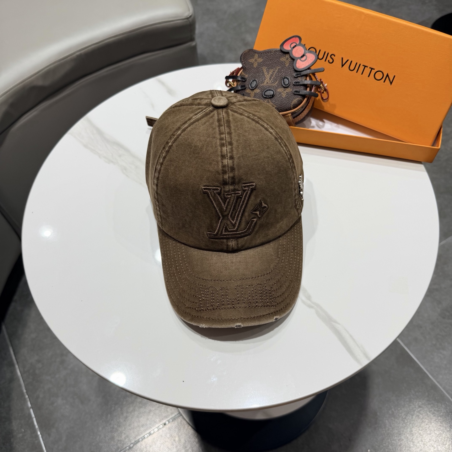 路易威登lv棒球帽 LouisVuitton😍新款重工打造♥️高端大气，百搭款🤗男女通用！