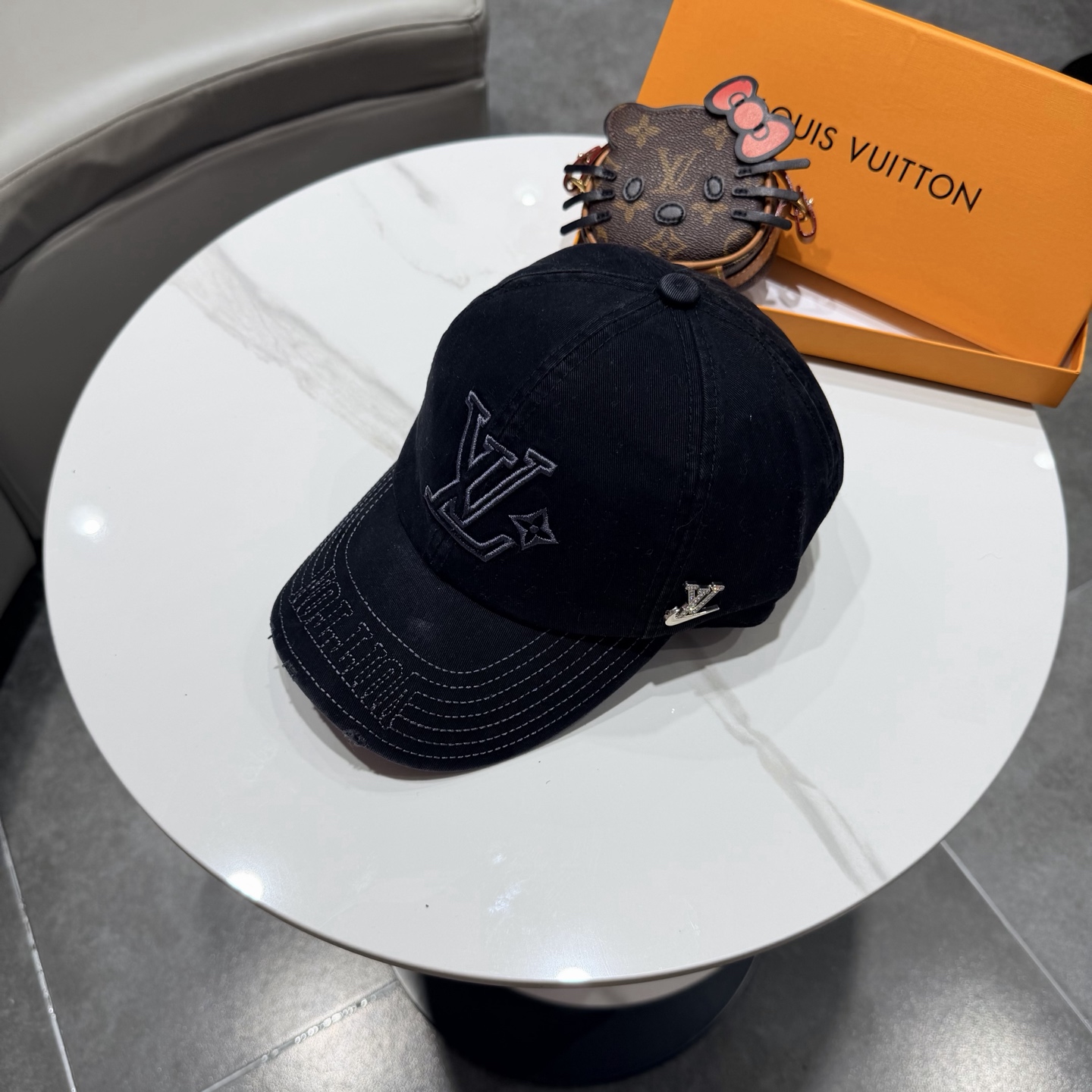 路易威登lv棒球帽 LouisVuitton😍新款重工打造♥️高端大气，百搭款🤗男女通用！