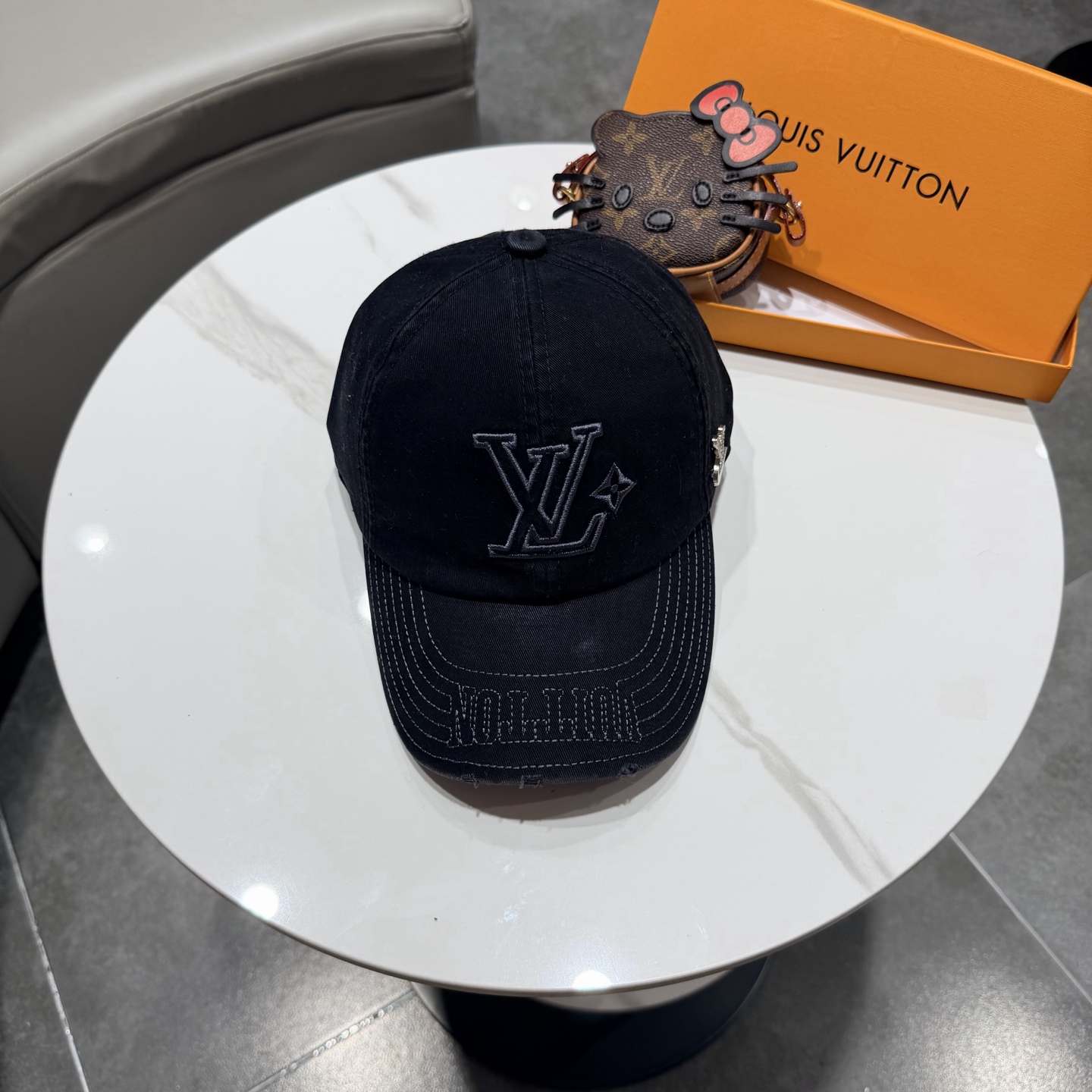 路易威登lv棒球帽 LouisVuitton😍新款重工打造♥️高端大气，百搭款🤗男女通用！