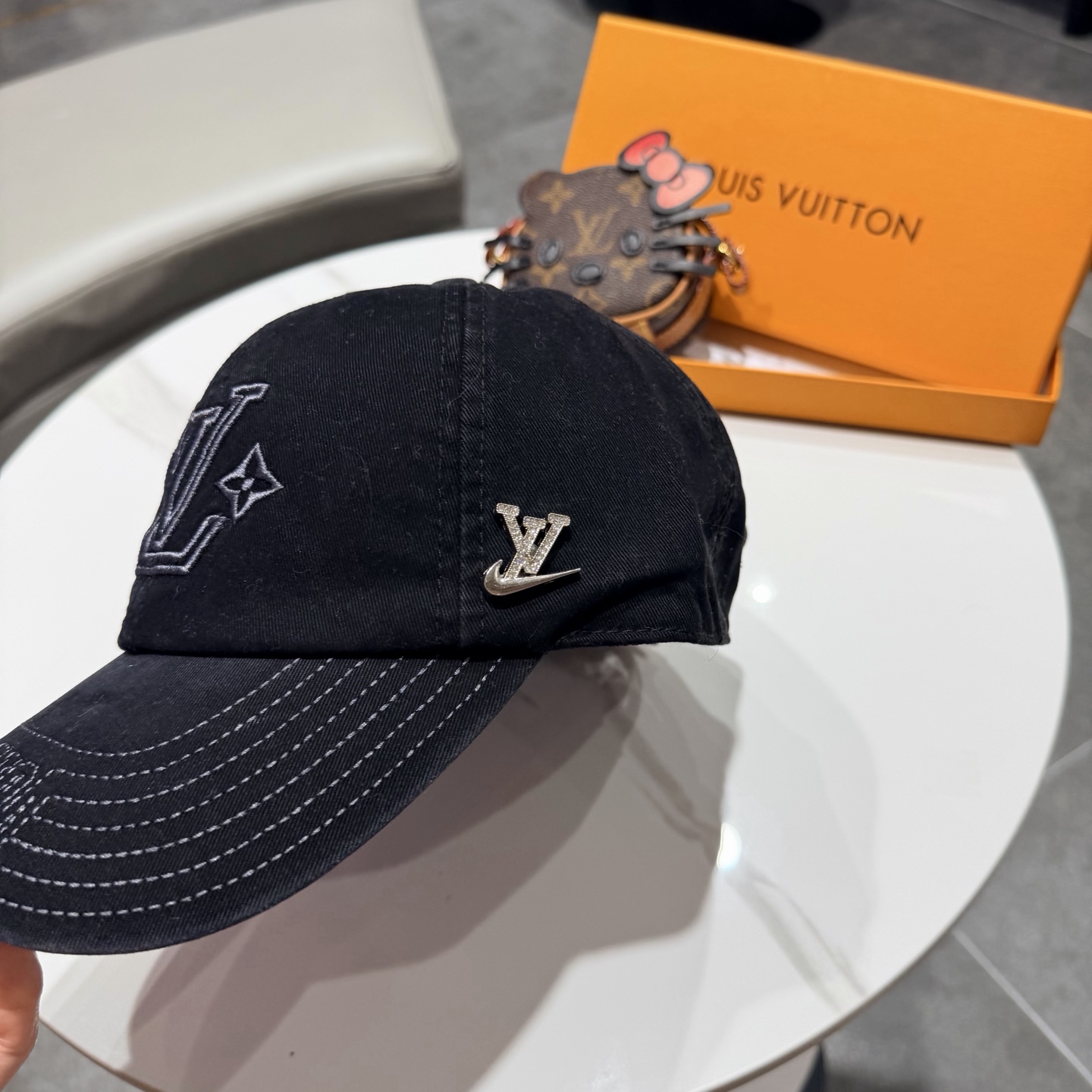 路易威登lv棒球帽 LouisVuitton😍新款重工打造♥️高端大气，百搭款🤗男女通用！