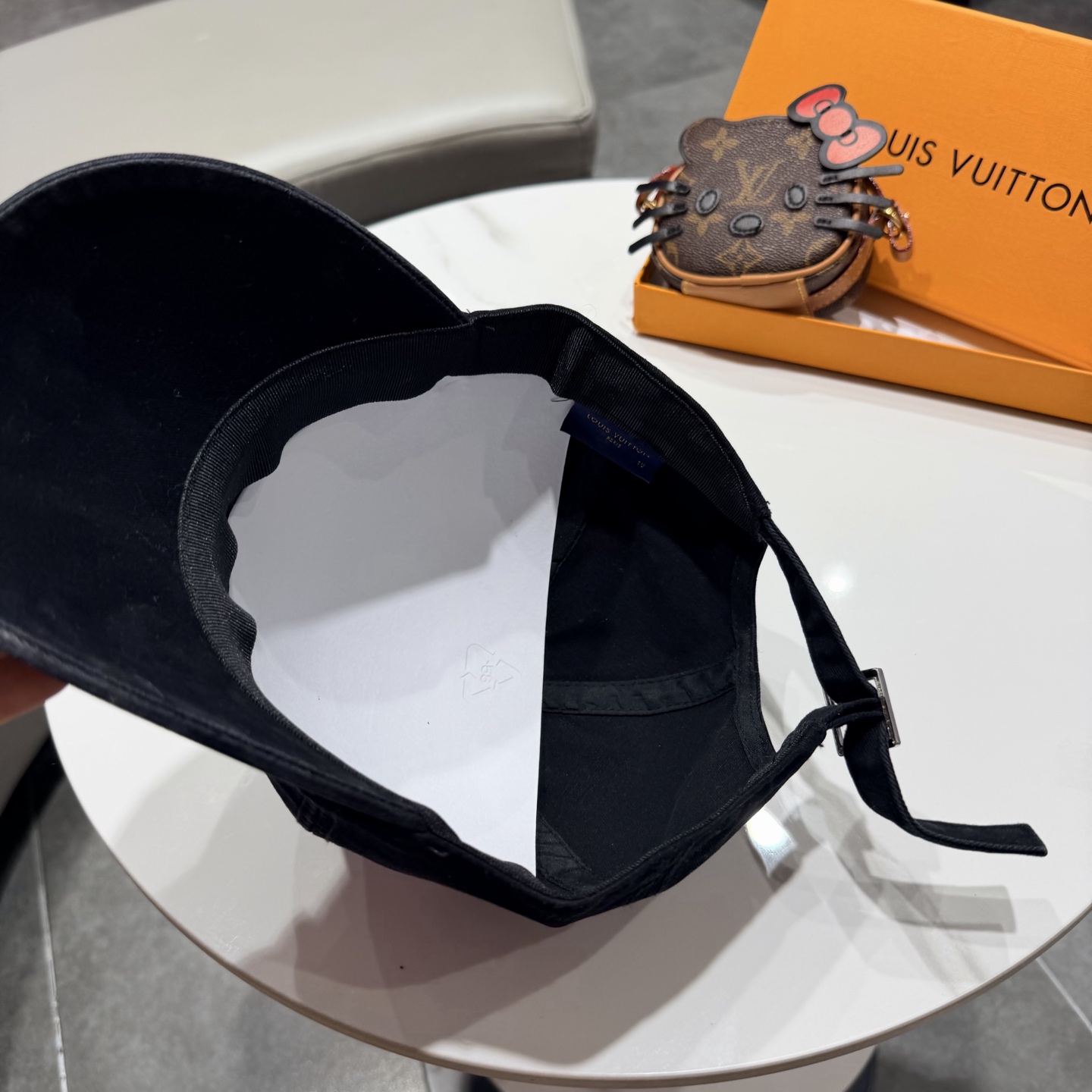 路易威登lv棒球帽 LouisVuitton😍新款重工打造♥️高端大气，百搭款🤗男女通用！