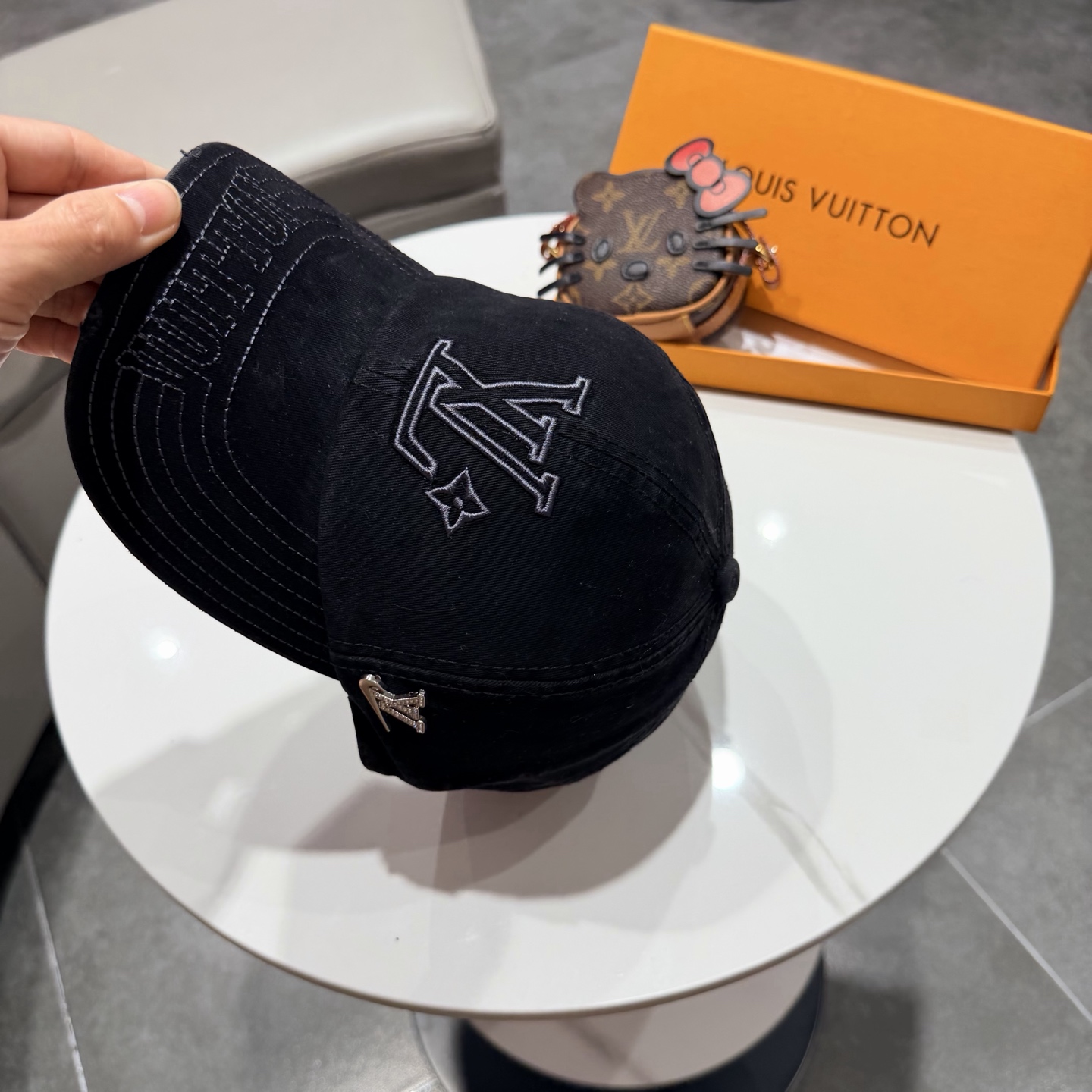 路易威登lv棒球帽 LouisVuitton😍新款重工打造♥️高端大气，百搭款🤗男女通用！