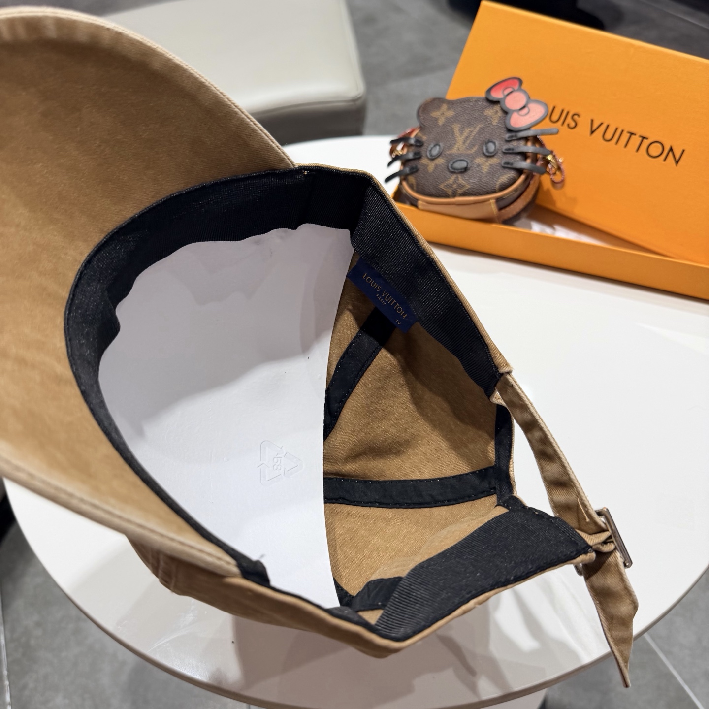 路易威登lv棒球帽 LouisVuitton😍新款重工打造♥️高端大气，百搭款🤗男女通用！